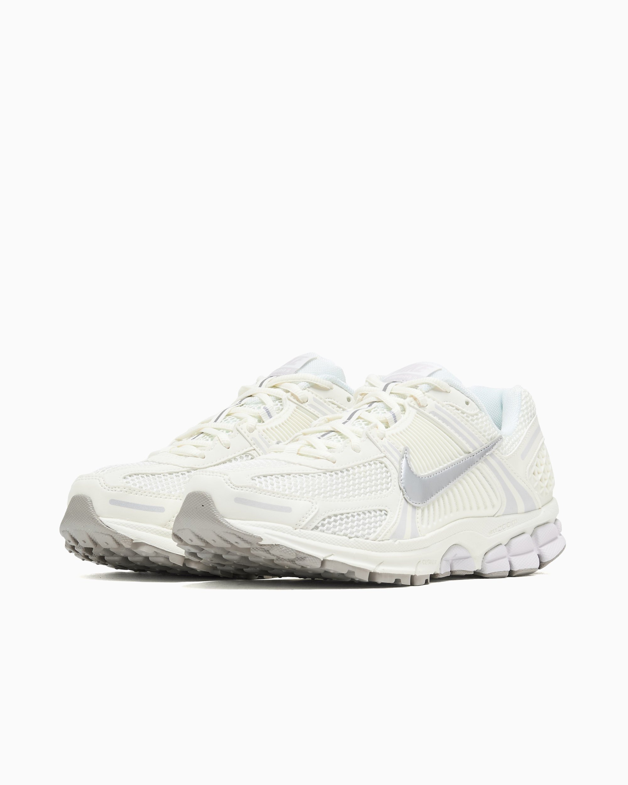 預購┃Nike Zoom Vomero 5 SE 運動鞋 白銀