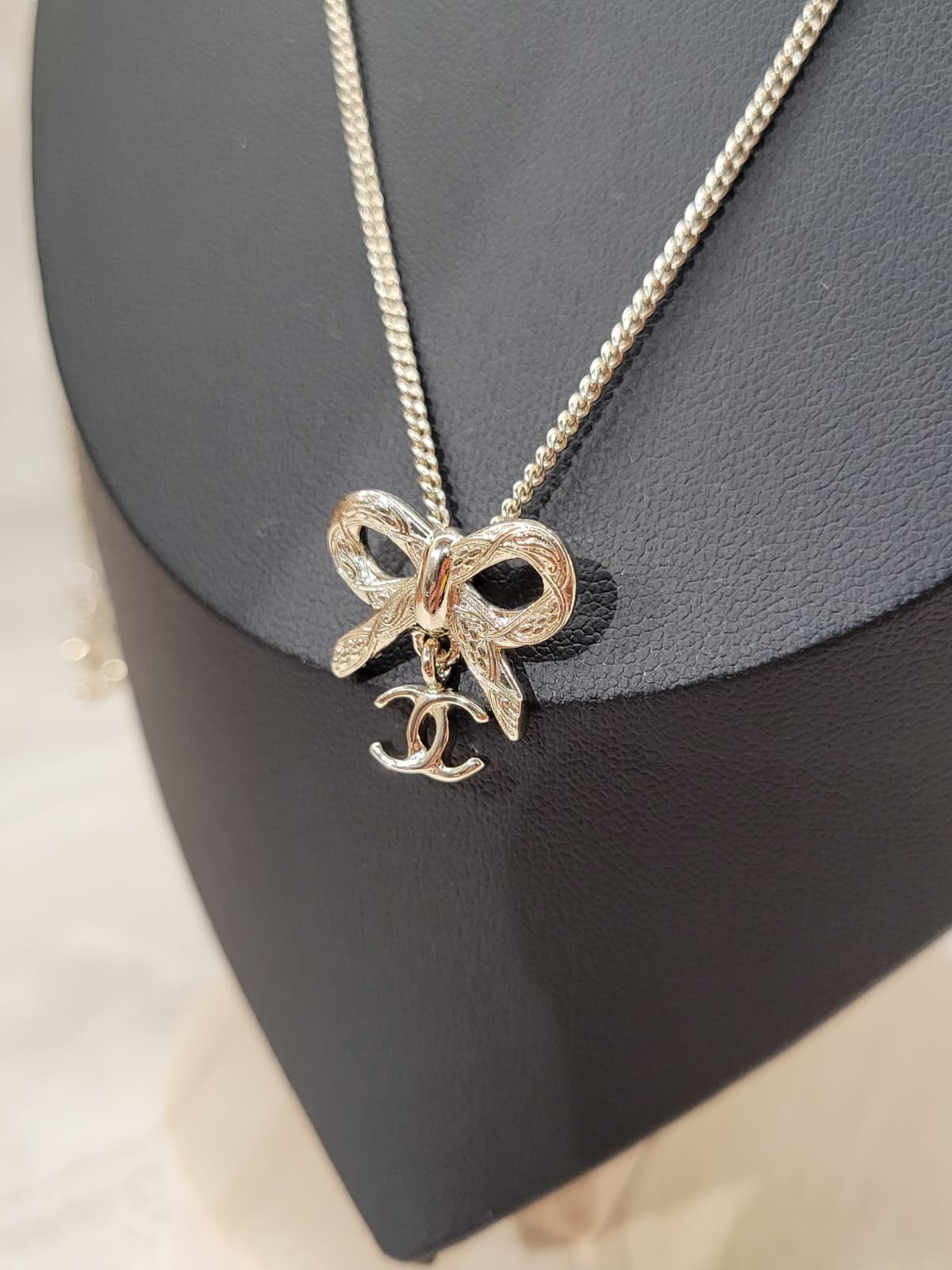 CHANEL ABG556 BOW NECKLACE LIGHT GOLD 41+8CM 蝴蝶結 淡金 頸鍊