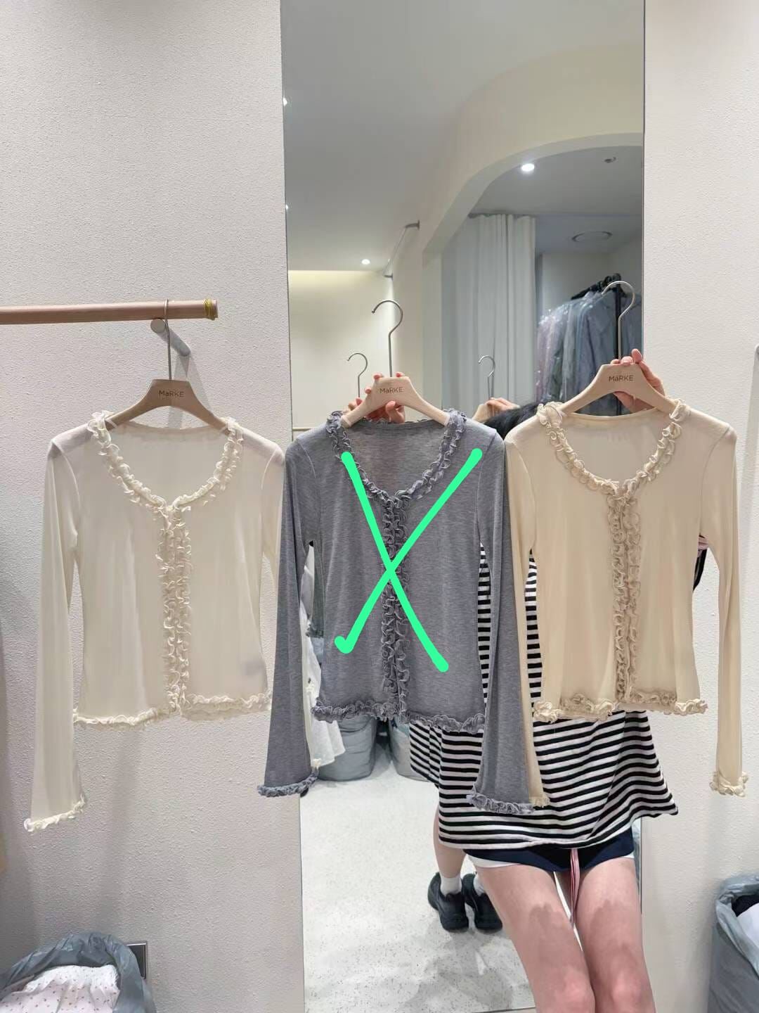 ME5236 荷葉裝飾邊長袖上衣