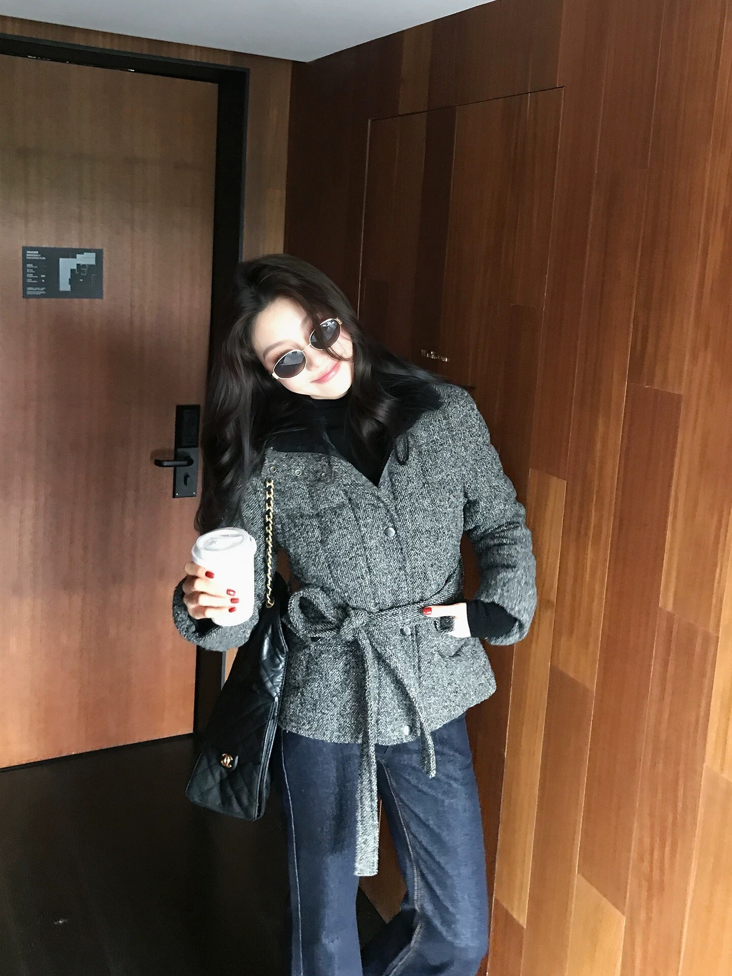 混色質感灰附綁帶造型澎澎排釦外套-S-L (Elegant & Love)