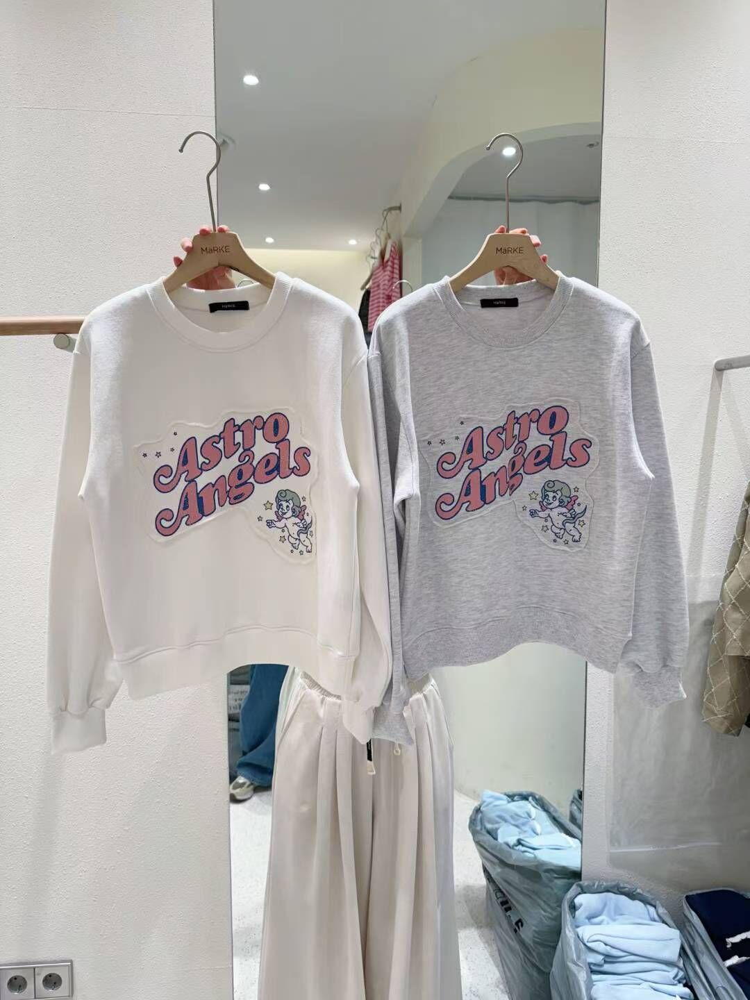 ME5238 復古丘比特圖案衛衣