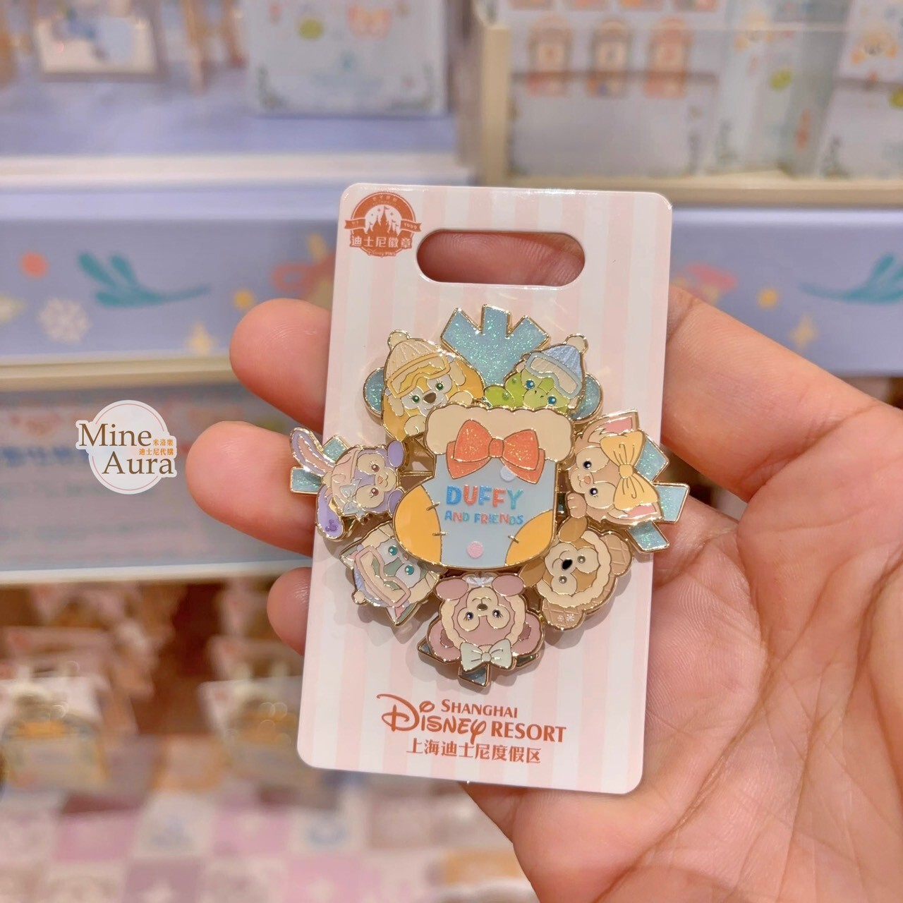達菲 Duffy 與好友們 冰雪伙伴系列 立體造型 療癒轉轉 旋轉 徽章 PIN -上海迪士尼樂園