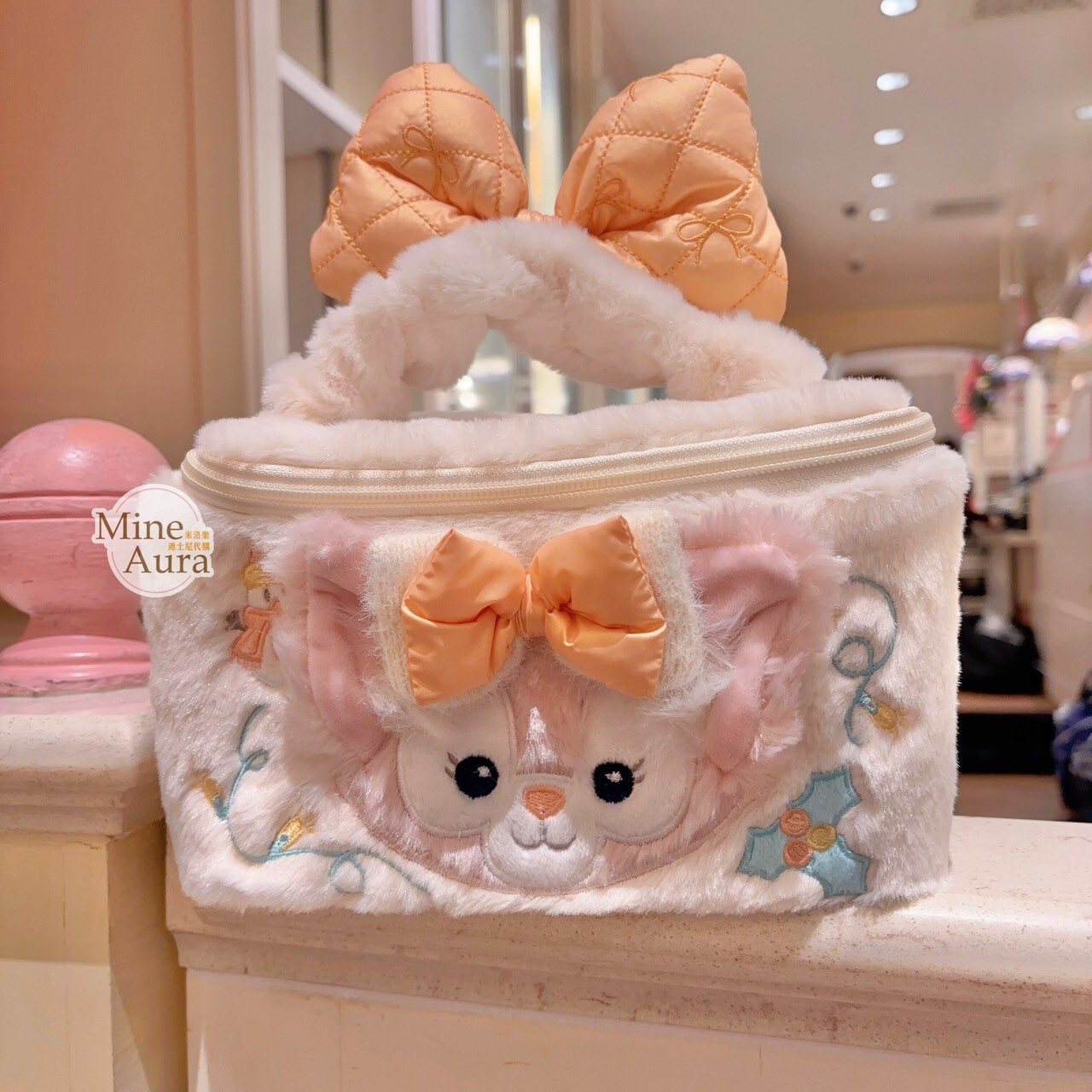 達菲 Duffy 與好友們 冰雪伙伴系列 玲娜貝兒 LinaBell 絨毛造型 手提收納包 化妝包 -上海迪士尼樂園