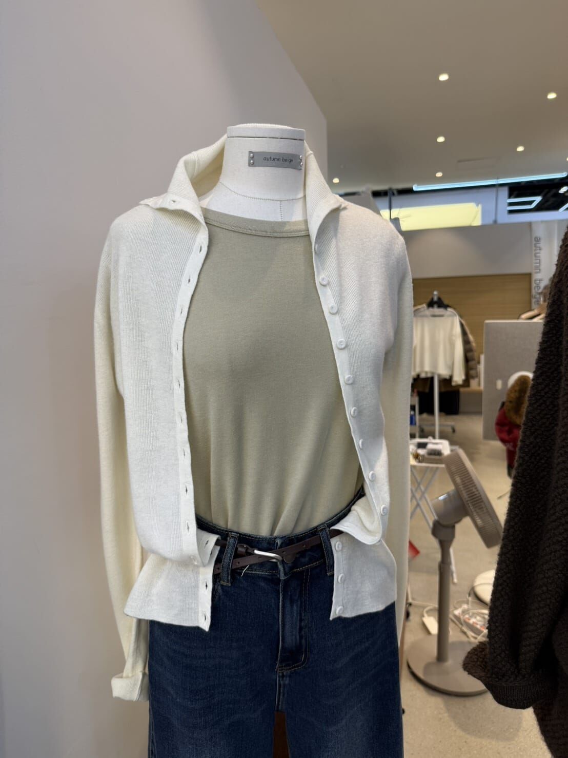 AB5255 坑紋半高領鈕扣上衣 100% wool