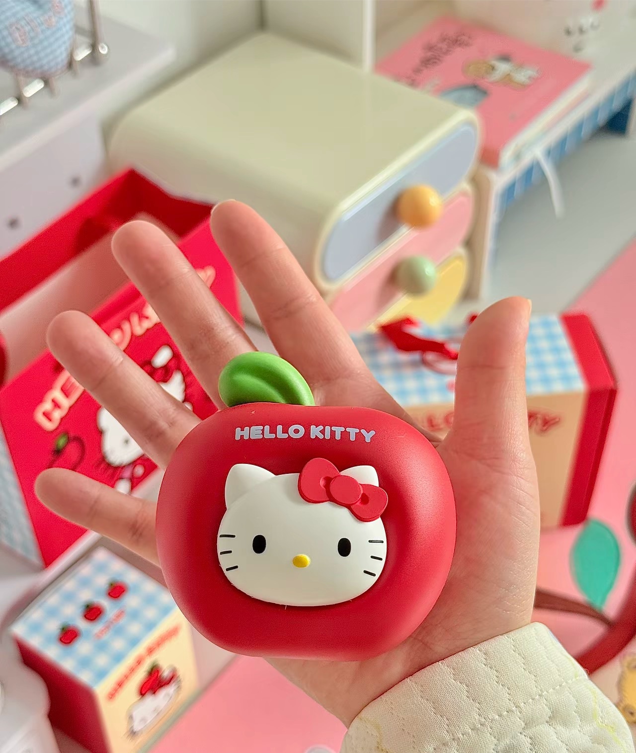 KTQ STORE ‧ Sanrio 三麗鷗 Hello Kitty 正版授權 蘋果充電式暖暖包 暖手寶