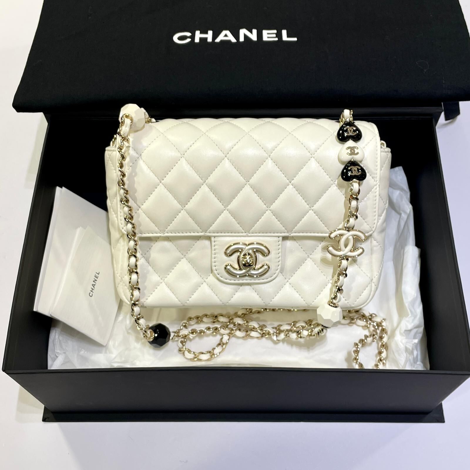 本週心動價!!! 全新Chanel CF20 白色小羊皮特別珍珠愛心琺瑯扣,晶片款 #兩年免費保養 #BRAND NEW #香榭站正品