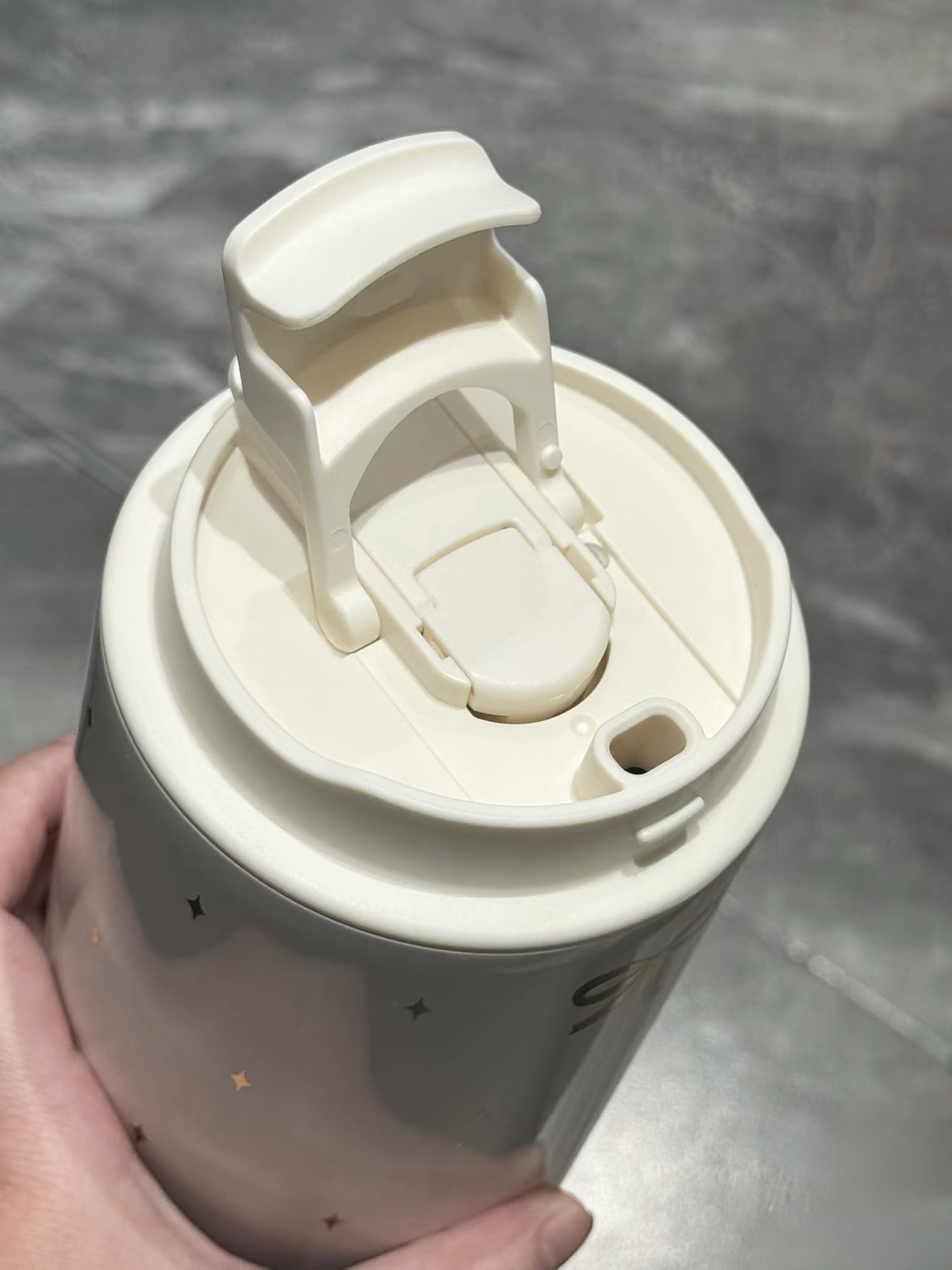 KTQ STORE ‧ STARBUCKS 星巴克 暖意濃濃系列 雙飲口保溫杯 900ML 蝴蝶結款 910ML