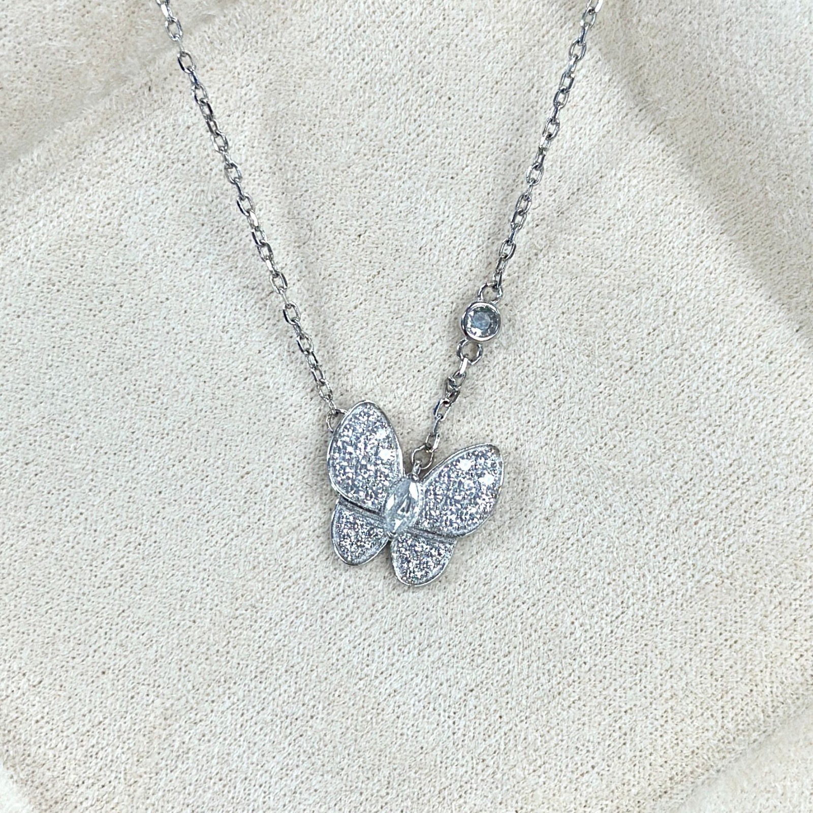 D2 N2892 蝴蝶莫桑頸鏈 $380