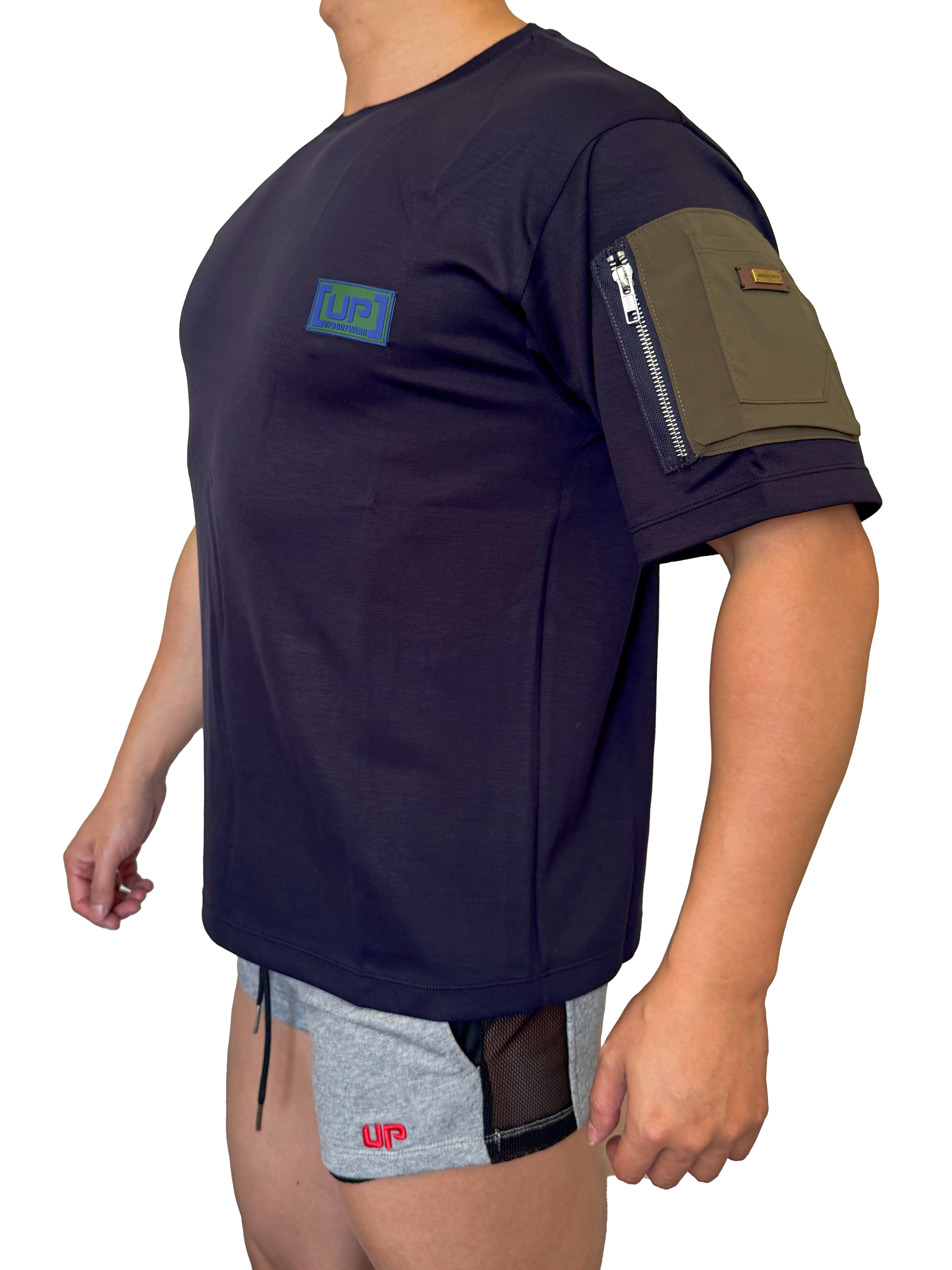 2026 全新系列  - Sleeve Pocket 寬版落肩大Tee 深藍