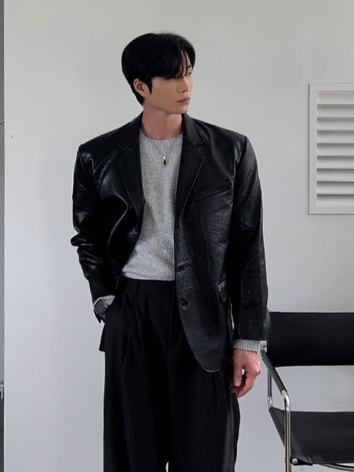 萊伊皮革西裝外套