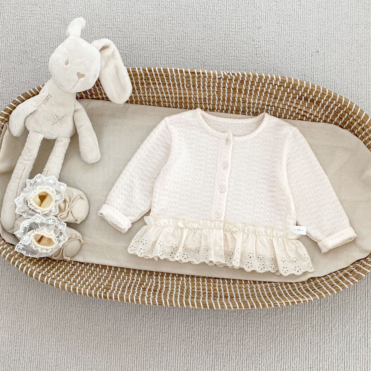 蕾絲花邊拼接外套