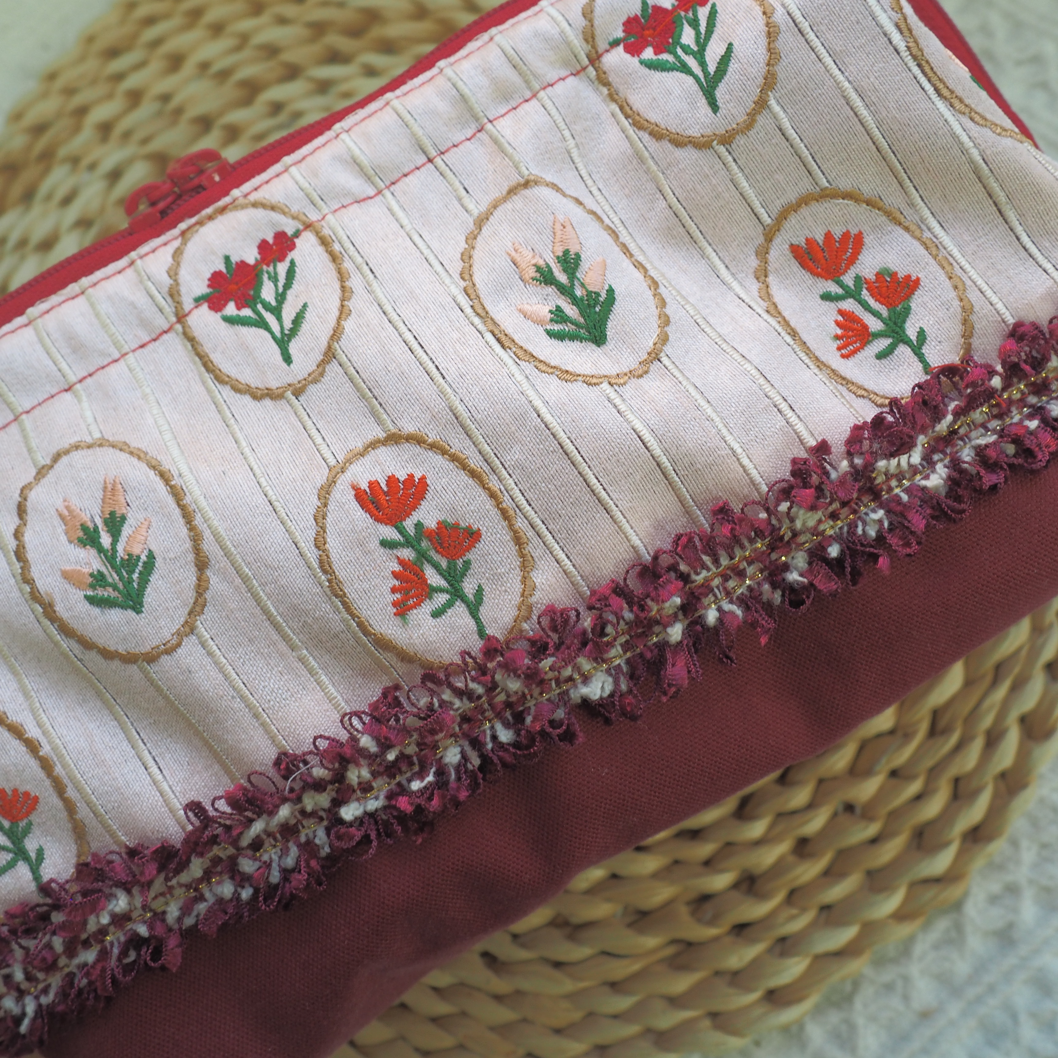 粉色花束圖案 印度刺繡帶 醫生口金袋 支架口金 （大）