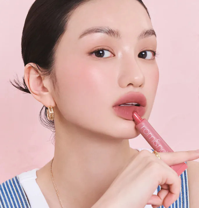 現 貨丨Romand Color Lip Matte 填充唇紋柔和軟霧唇泥 01-08