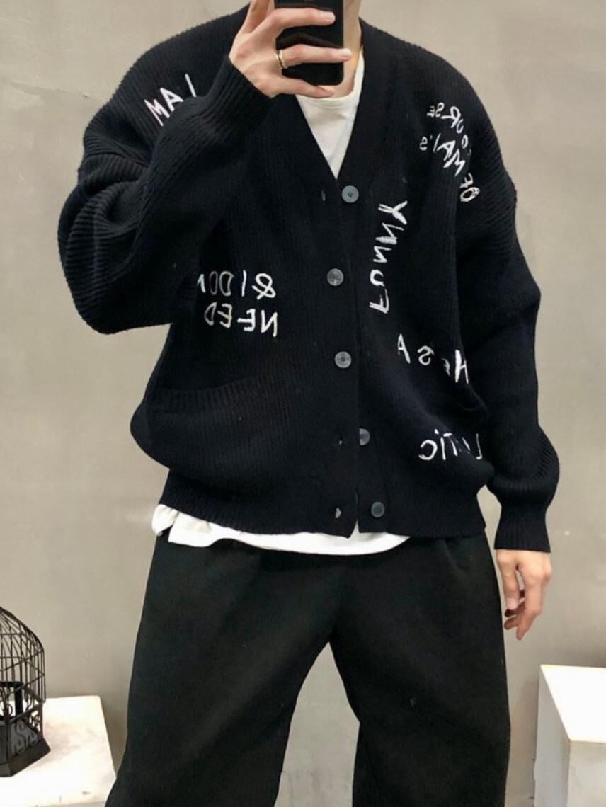 英文字開胸針織外套 Double-B-030JK