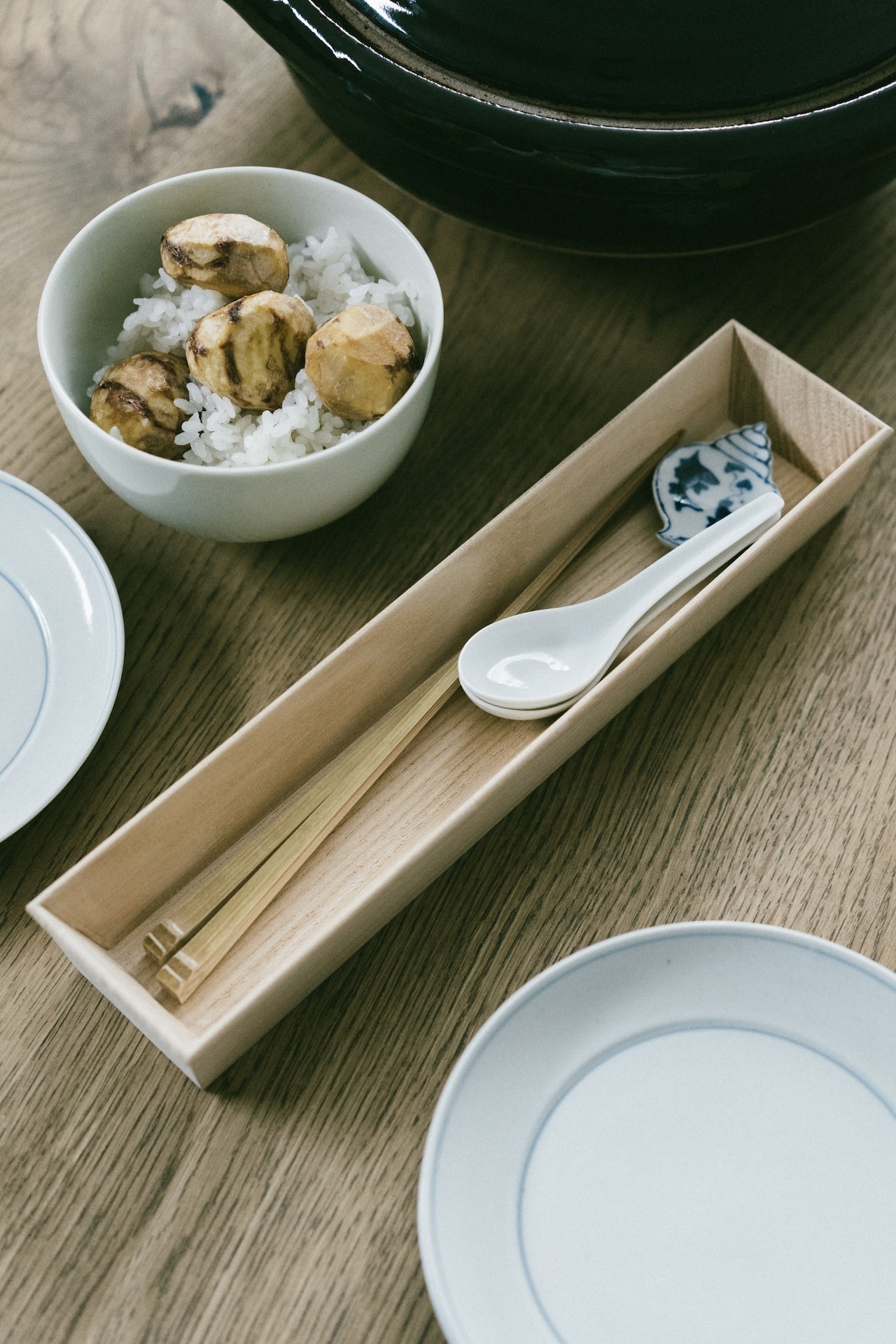 東屋楡木桌上型筷盒