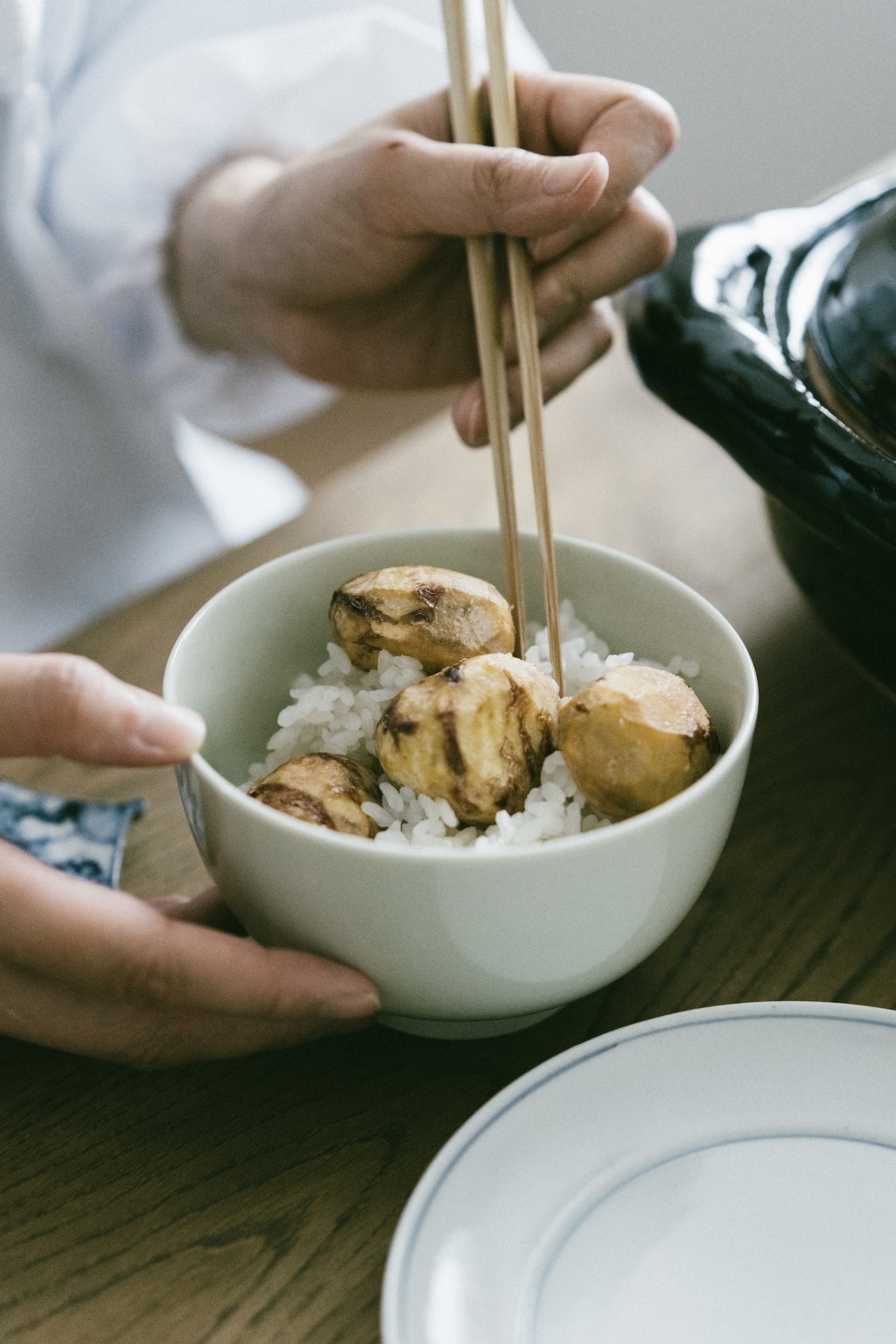 東屋花茶碗土灰釉（大）