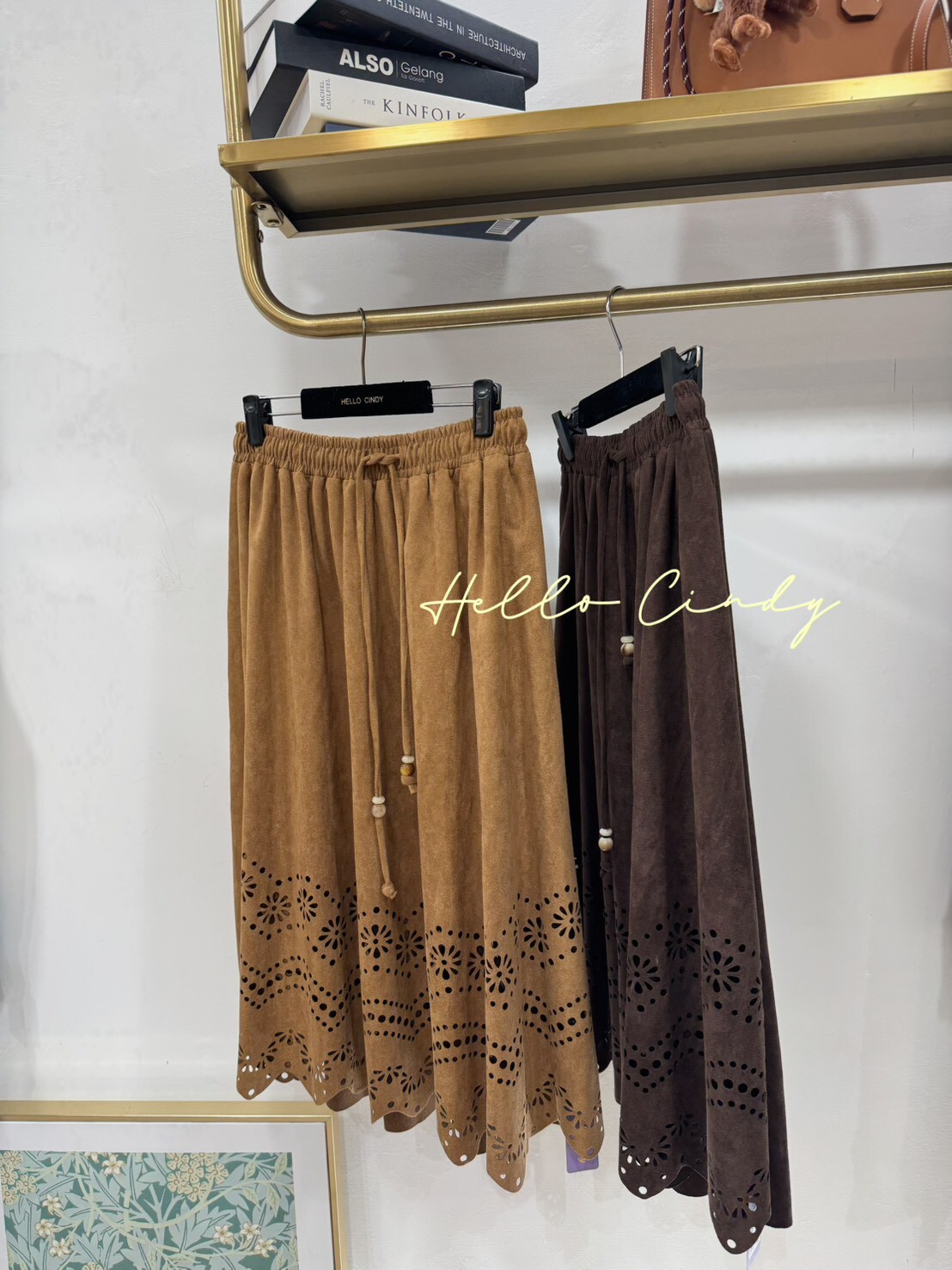 B11062 秋季的浪漫感麂皮雕花鬆緊綁帶裙