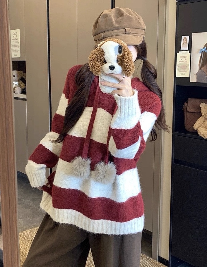 球球連帽橫條針織衣