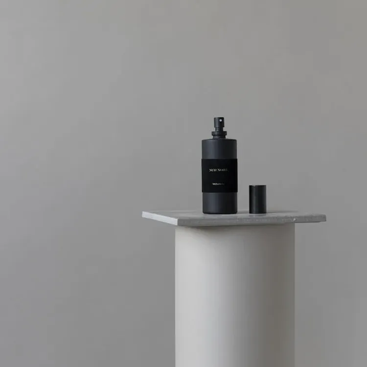 VICTORIAN-Velvet Nuit Norie 茉莉與麝香,可直接噴在空氣中或是織品上