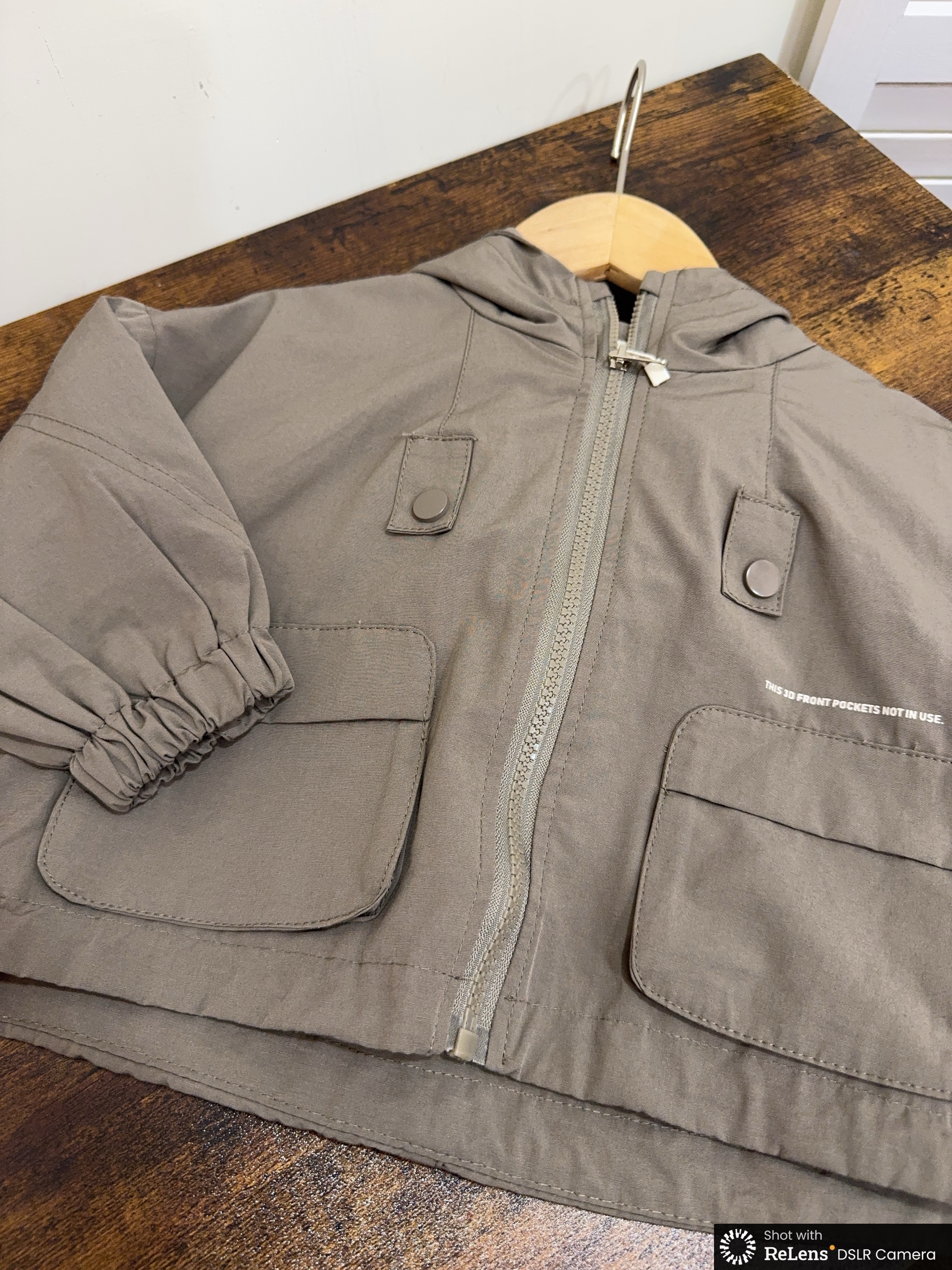 NH6378口袋抽繩連帽防風外套