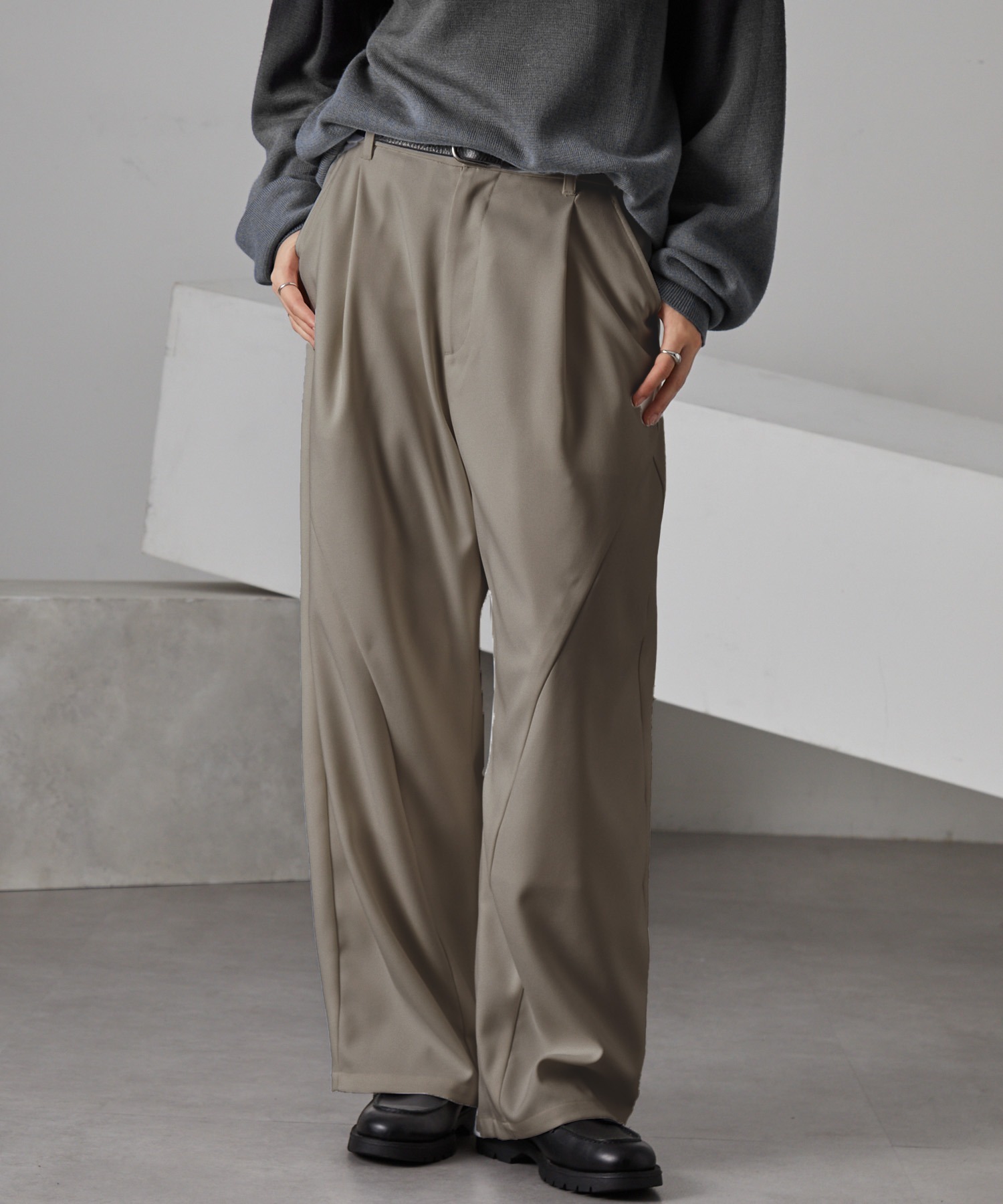 Mono mart 🇯🇵 弧形線條寬版打褶長褲 日系選品 pt1633