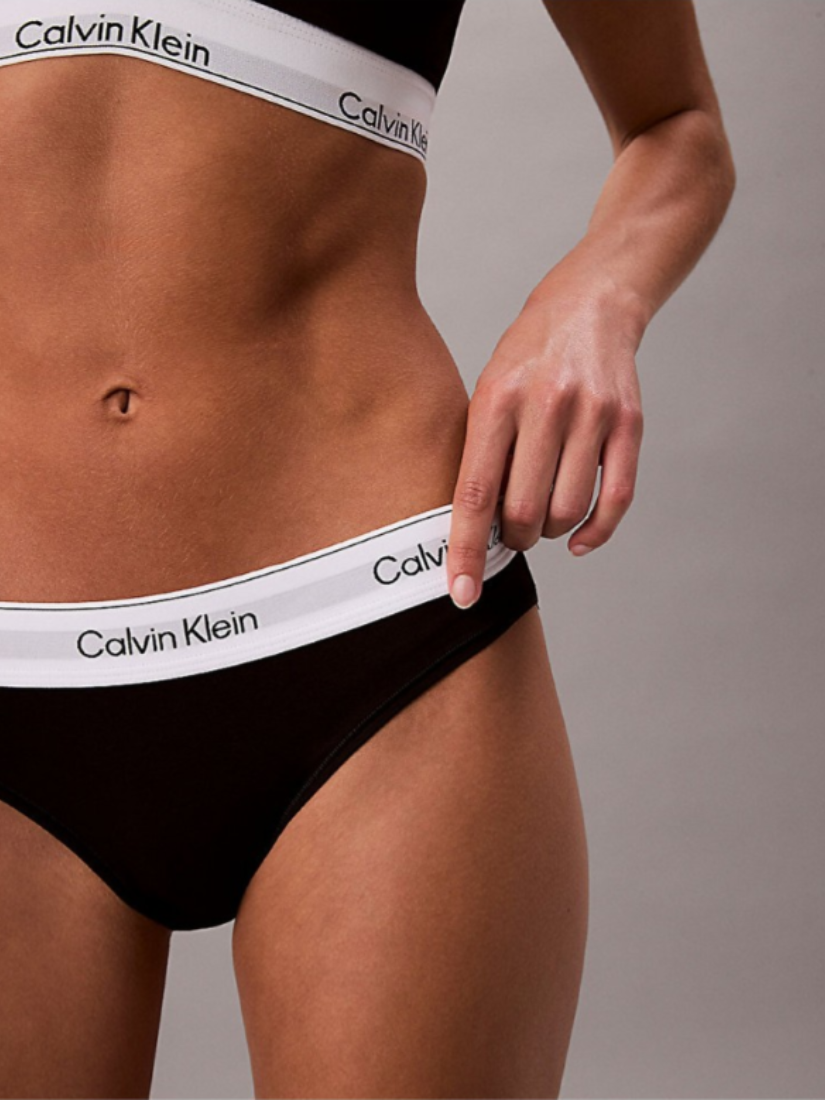 【 限量現貨 】Calvin Klein Icon 無縫線比基尼內褲 QF8520