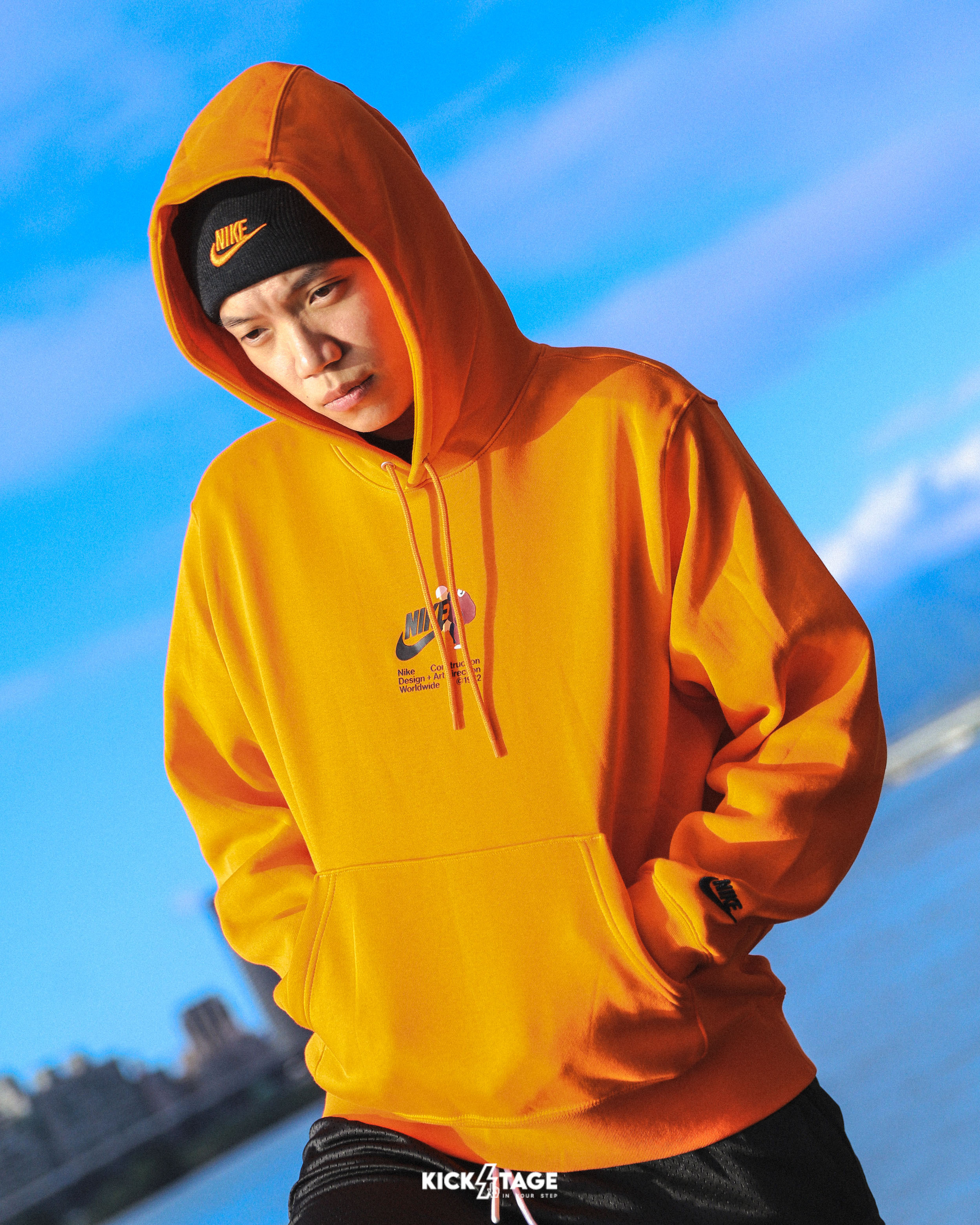 男款 NIKE CLUB TOTAL 90 藍色 橘色 印花 內刷毛 休閒 運動 連帽 長袖 帽T【HV1392】