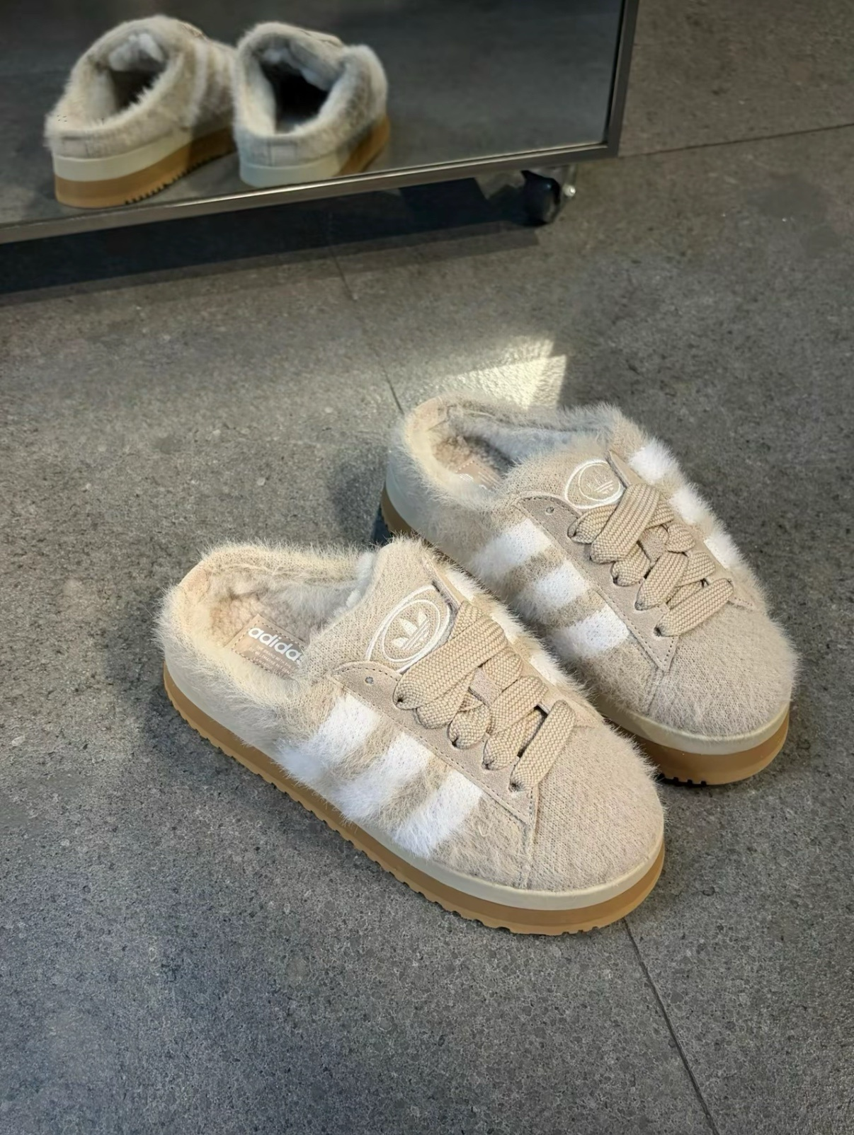 零碼現貨25公分 Adidas Originals Campus 00s Winter Row 毛茸茸麵包穆勒鞋 包頭拖鞋 厚底 米色 燕麥色 JR6159/現貨