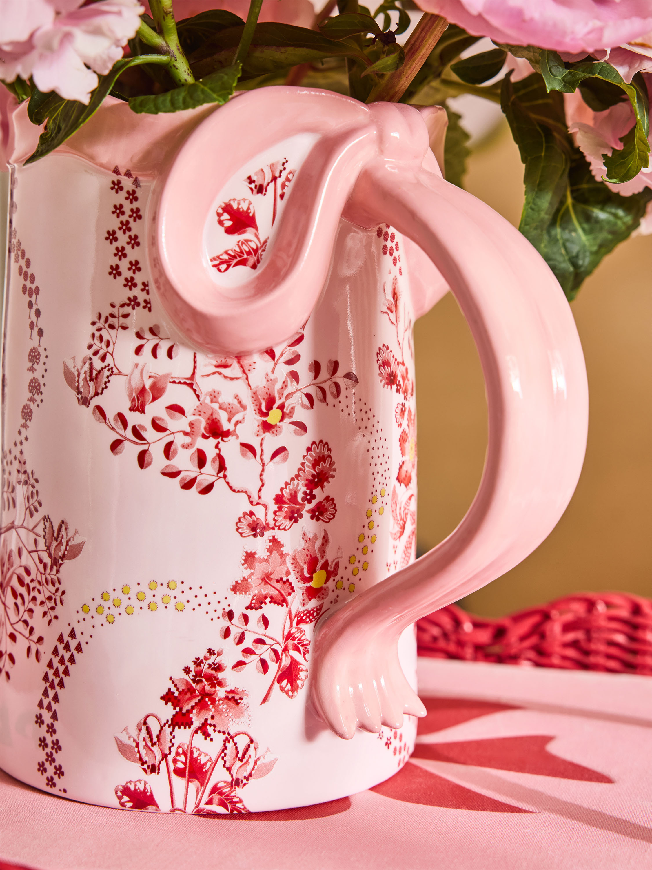 Pink Floral 陶瓷造型花器/水壺