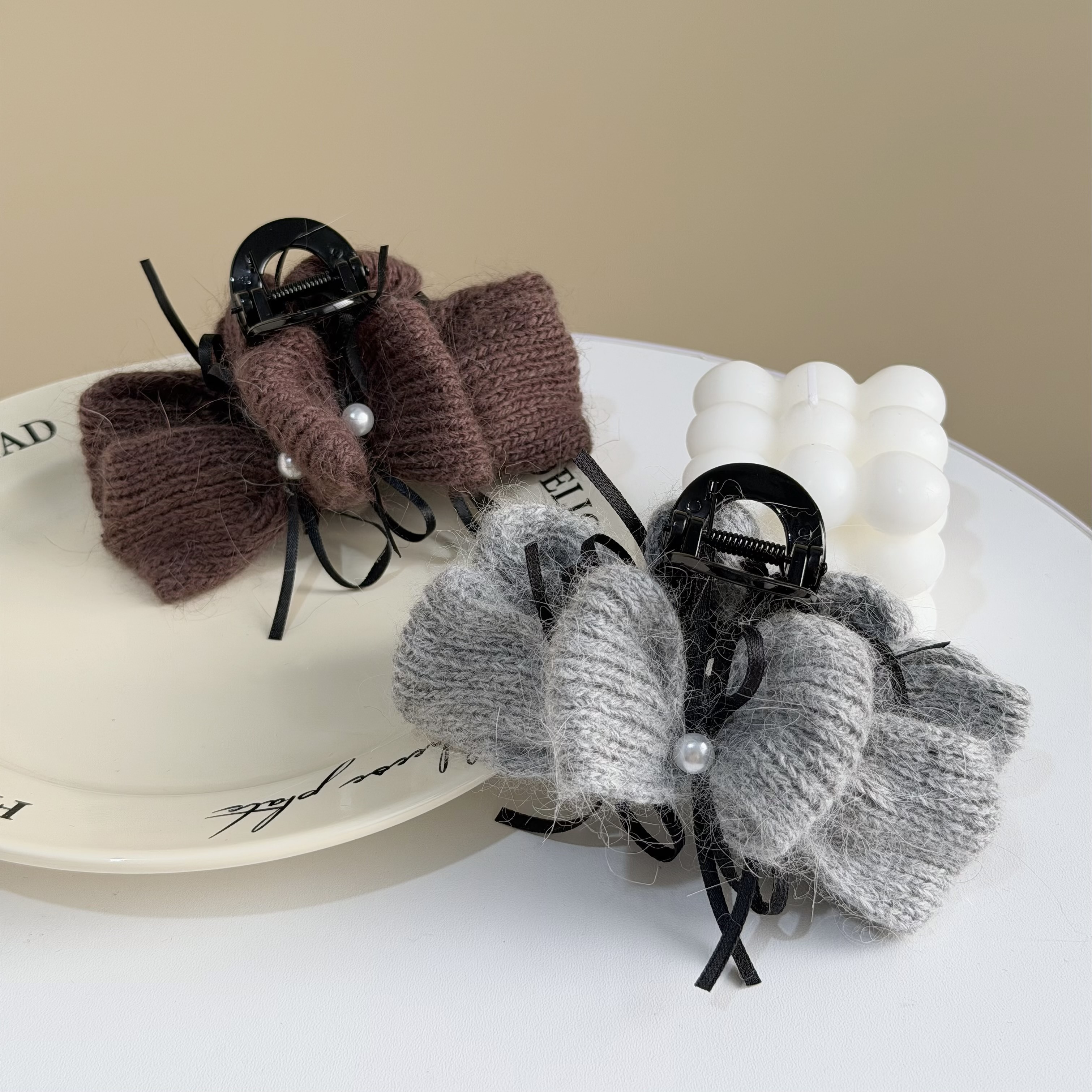 Z393毛呢針織雲朵珍珠蝴蝶結鯊魚夾