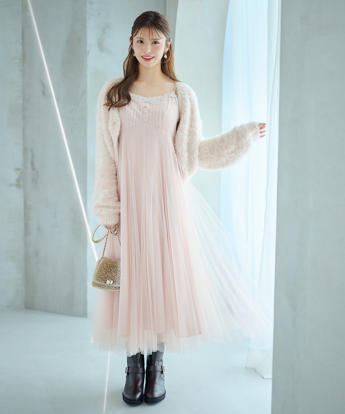 [預購] 折扣LILLIAN CARAT 毛絨針織開襟衫與紗裙吊帶洋裝組合