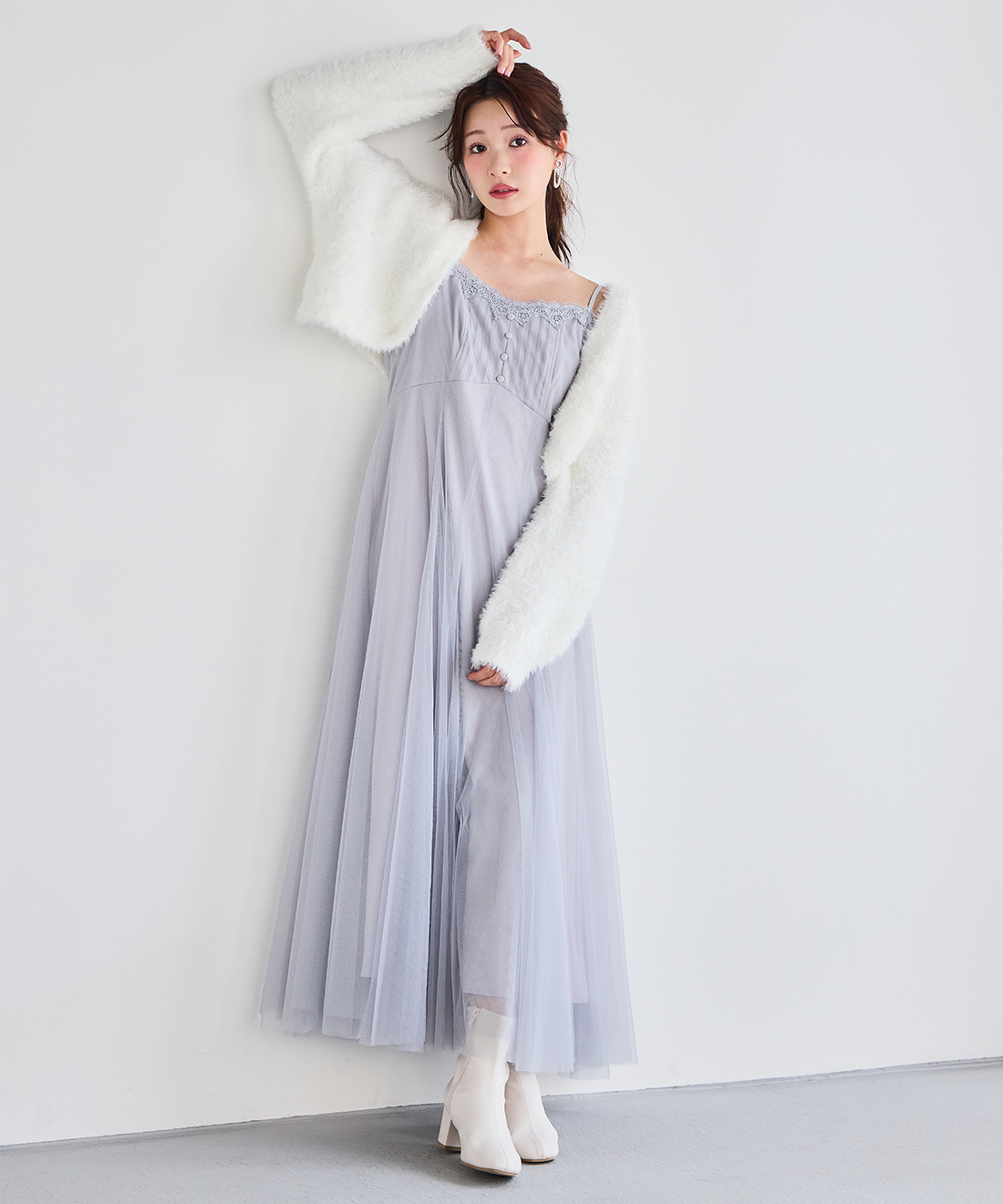 [預購] 折扣LILLIAN CARAT 毛絨針織開襟衫與紗裙吊帶洋裝組合