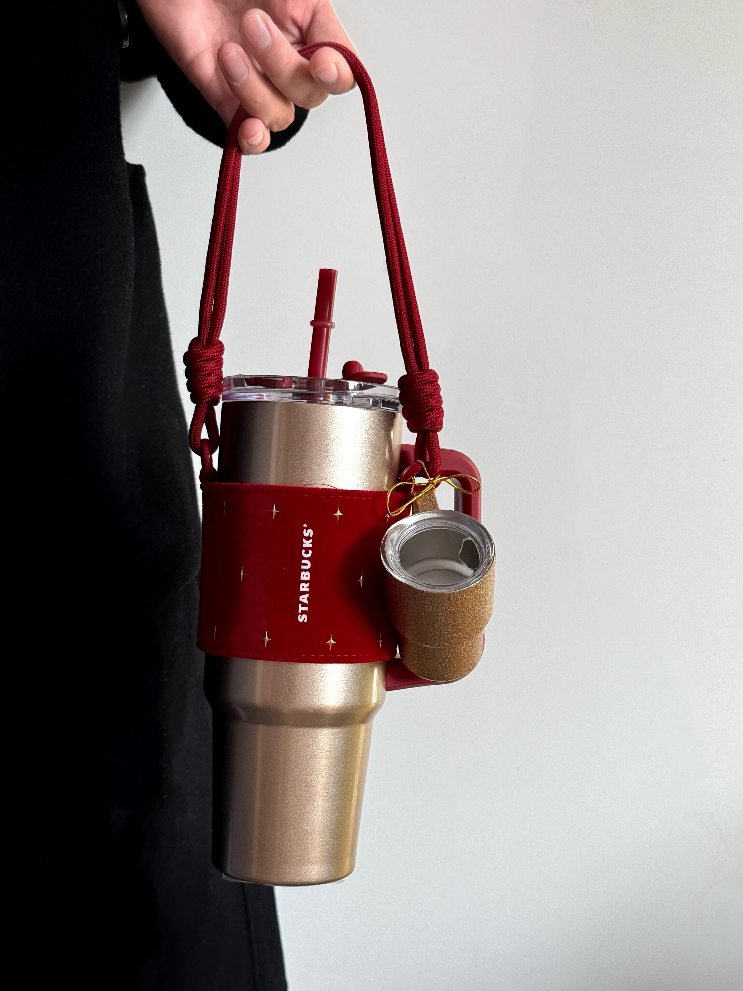 代購-Starbucks星巴克 聖誕限定 雙飲口不鏽鋼吸管保溫杯 銀 附背帶 900ml