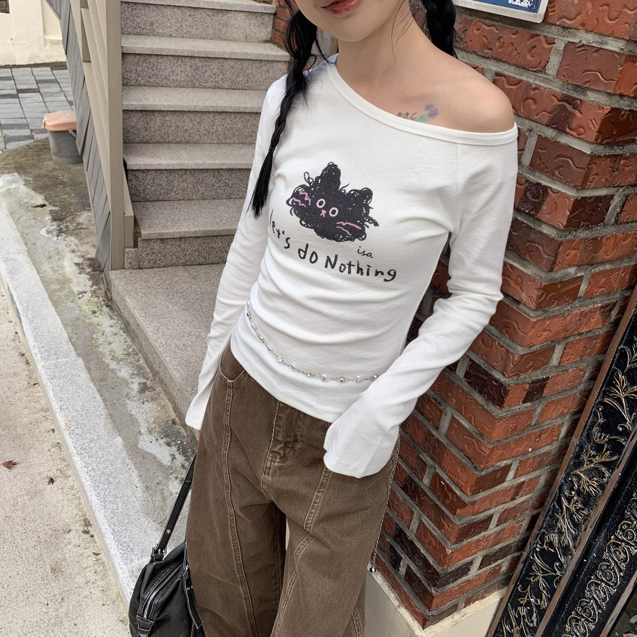 ISA_🌕🏛️【ISA X FullMoon.studio】炸毛捲捲貓斜肩上衣_51016