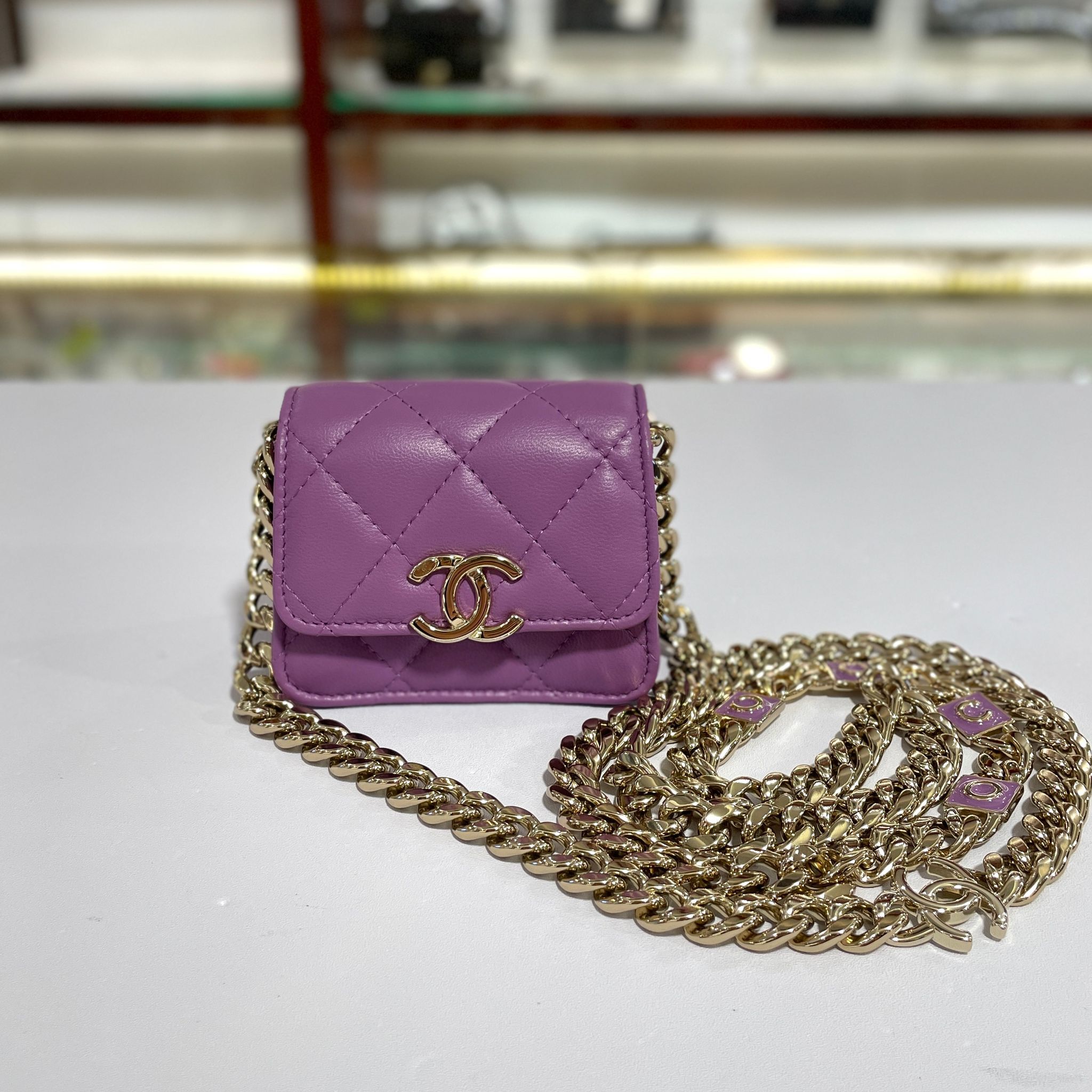 本週心動價!!! 全新Chanel 小廢包 AP2759, #320開,紫色羊皮,琺瑯&淡金屬鏈條包,#兩年免費保養 #BRAND NEW #香榭站正品