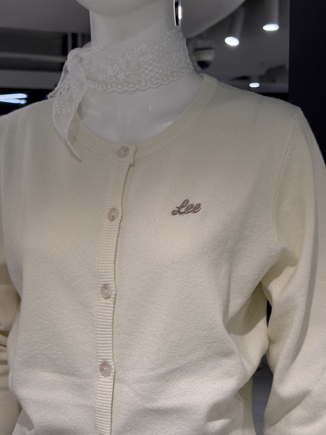 韓國 LEE最新款刺繡針織上衣