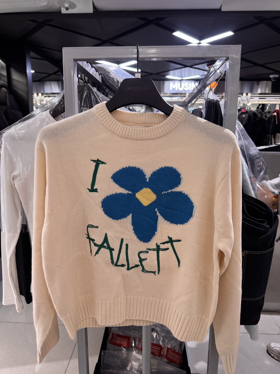 Fallett 新款花花刺繡上衣