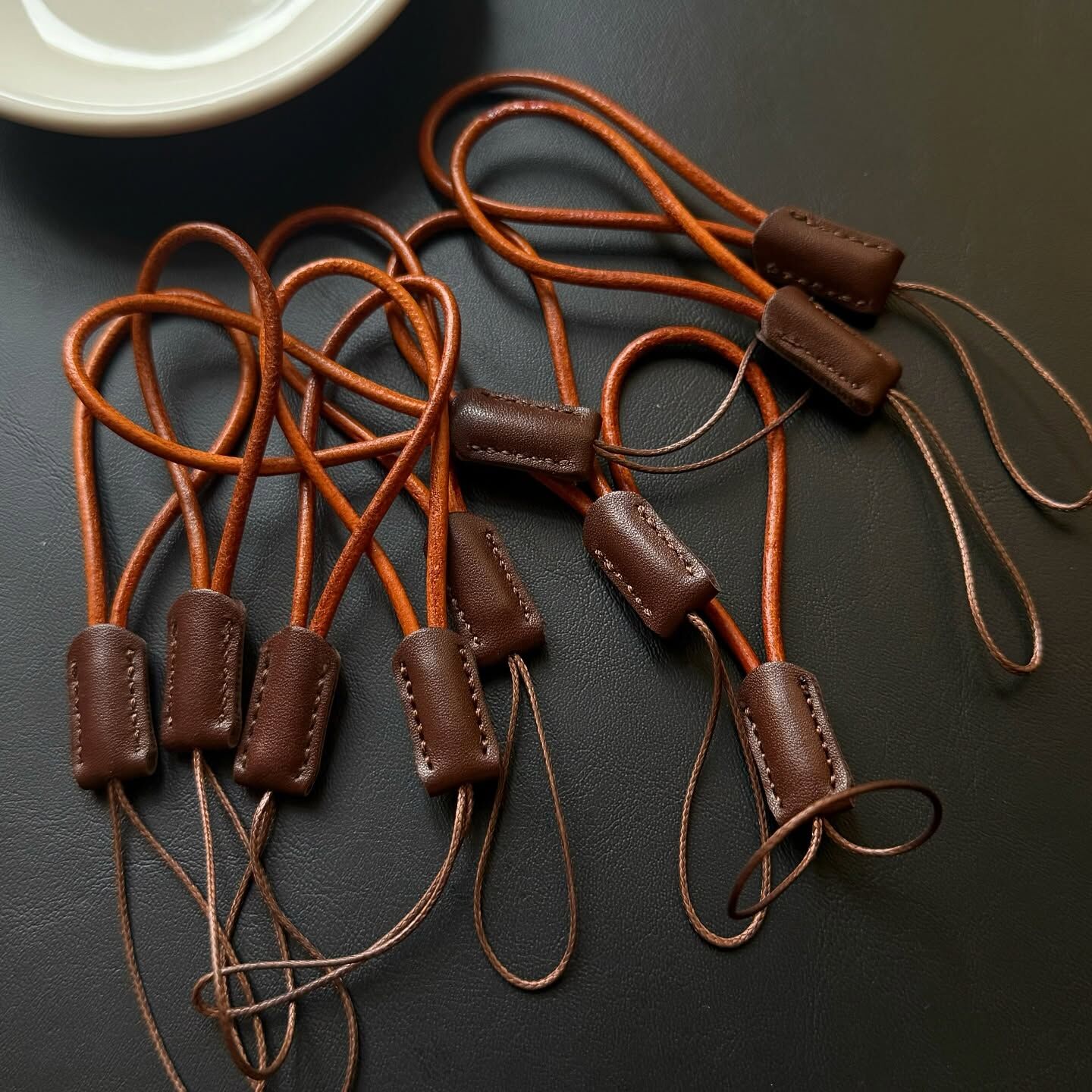 [原石] 牛皮吊飾