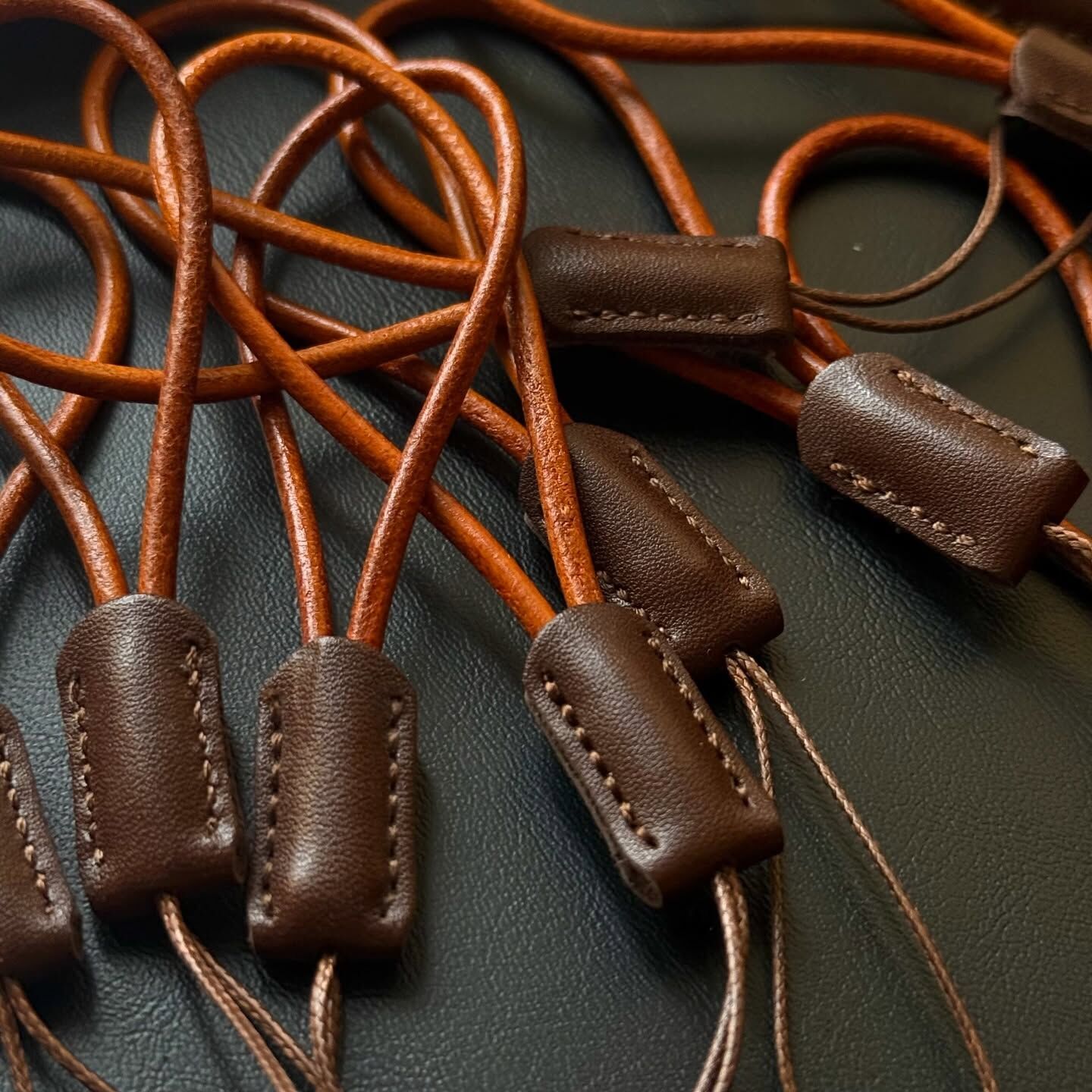 [原石] 牛皮吊飾