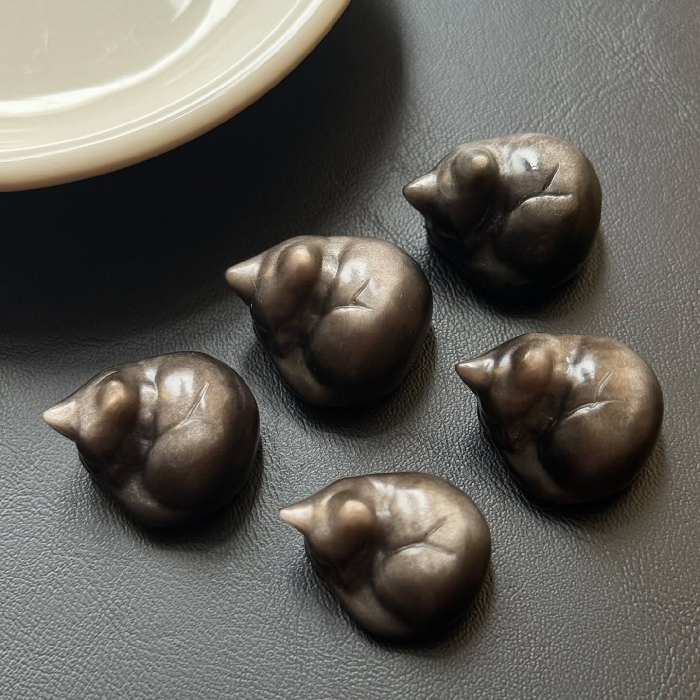 [原石] 銀曜石 睡覺小貓