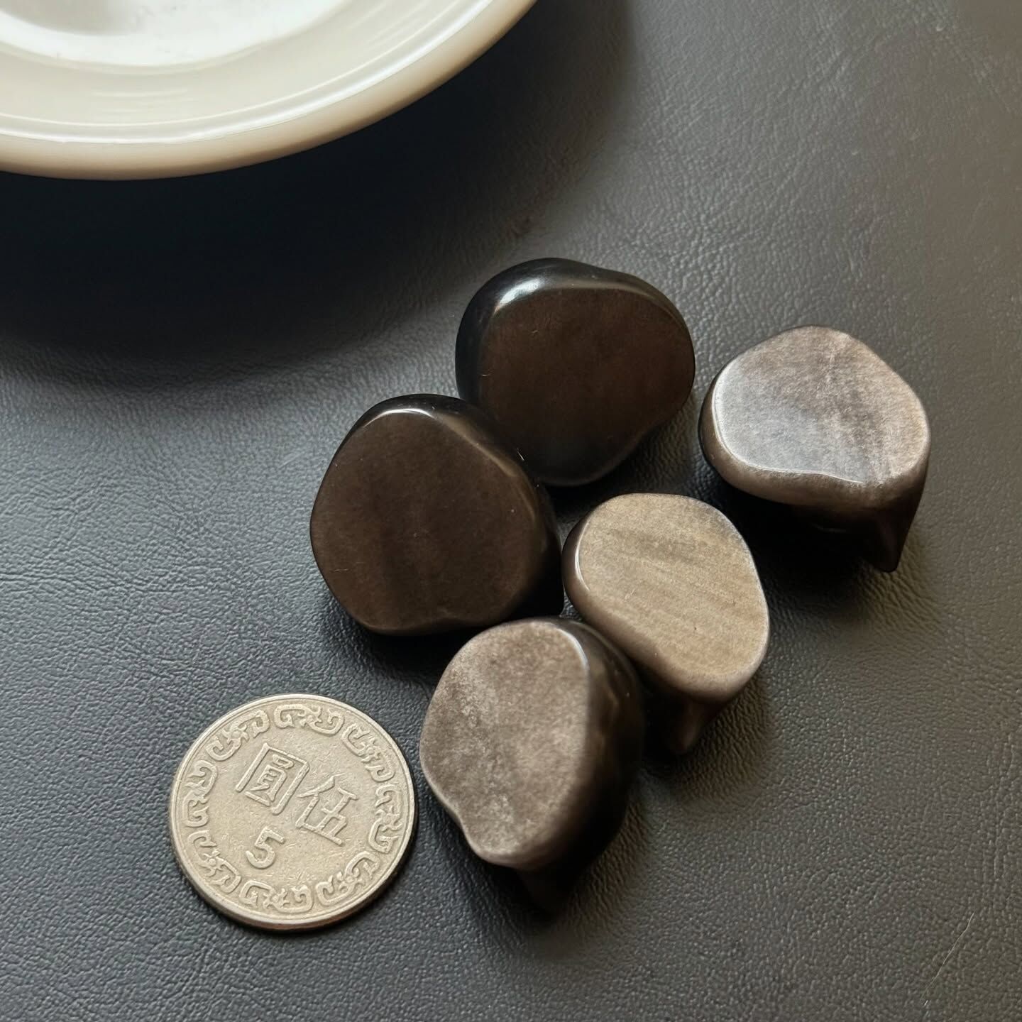 [原石] 銀曜石 睡覺小貓