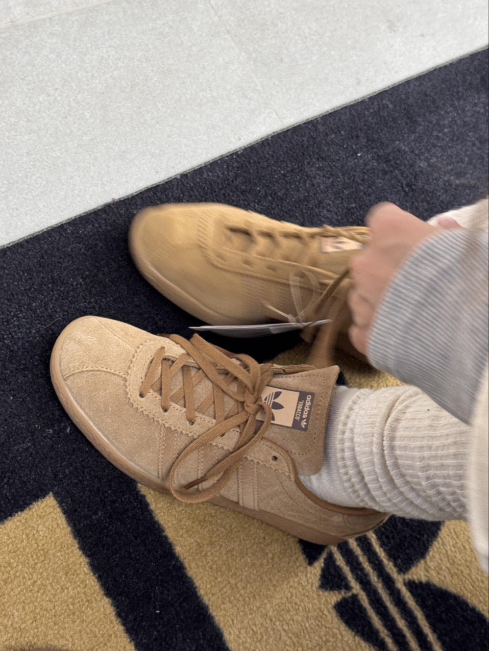 <冬季氛圍的神!> Adidas Originals Tobacco 絨面奶茶棕🧋