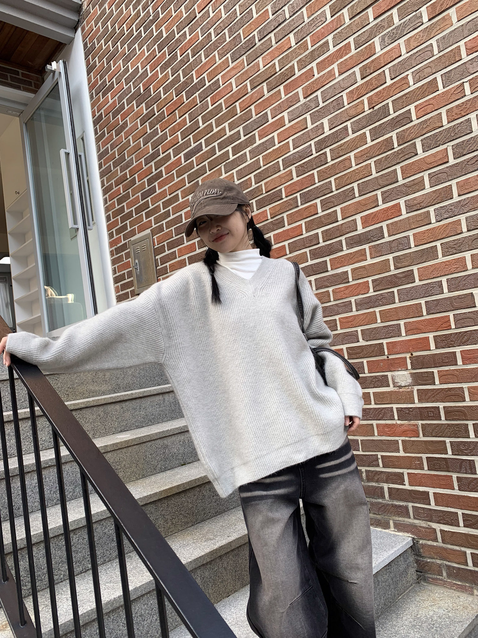 ISA_【ISA MADE】每年都不能放過!! V領基本款針織毛衣_41108