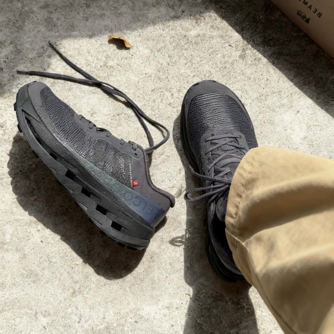 【代購】BEAMS × REI Co-op × On Cloudultra 3 聯名款｜經典戶外機能跑鞋 男款 深灰色