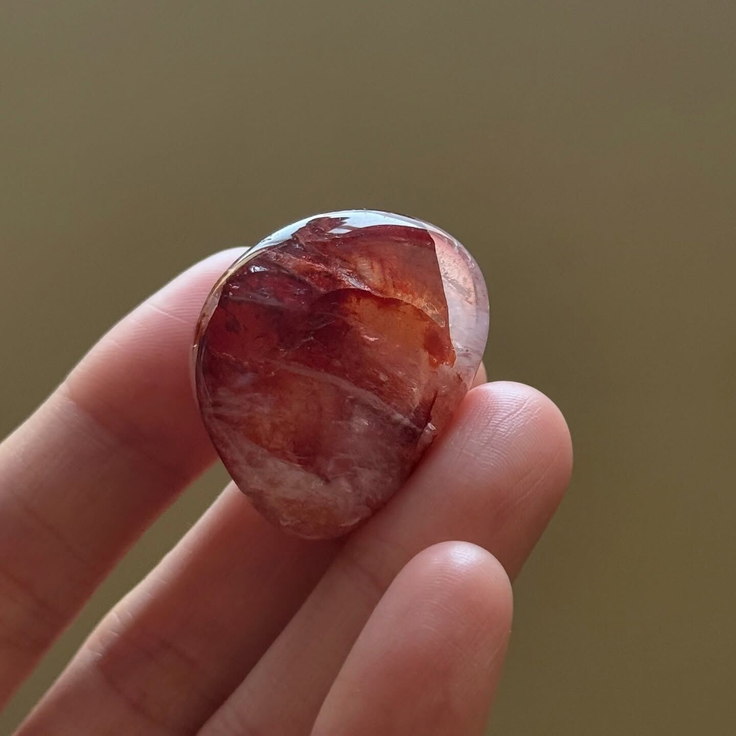 [原石] 紅膠花石英 水晶滾石