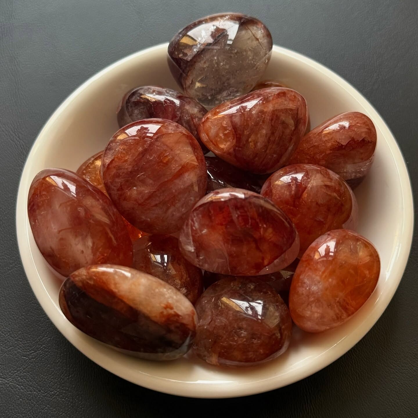 [原石] 紅膠花石英 水晶滾石