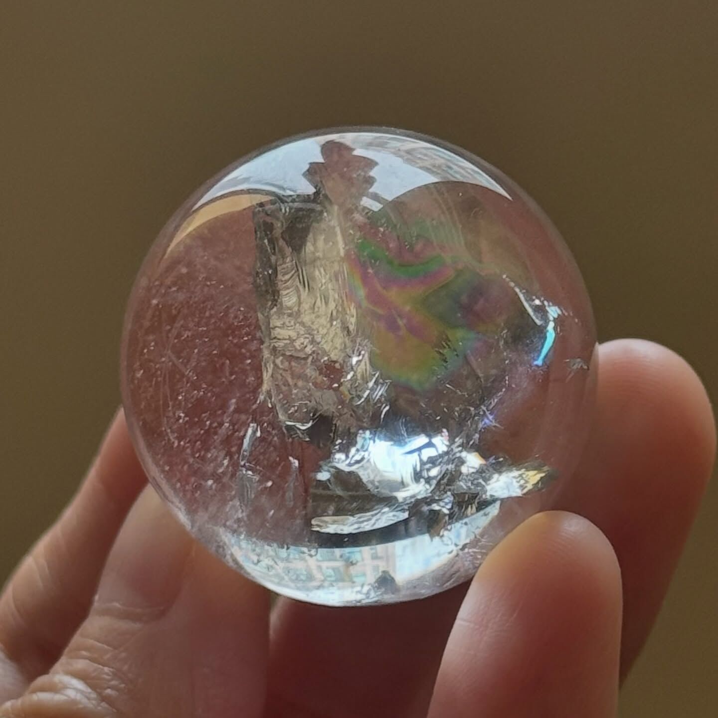 [原石] 爆彩白水晶球 約 3 公分