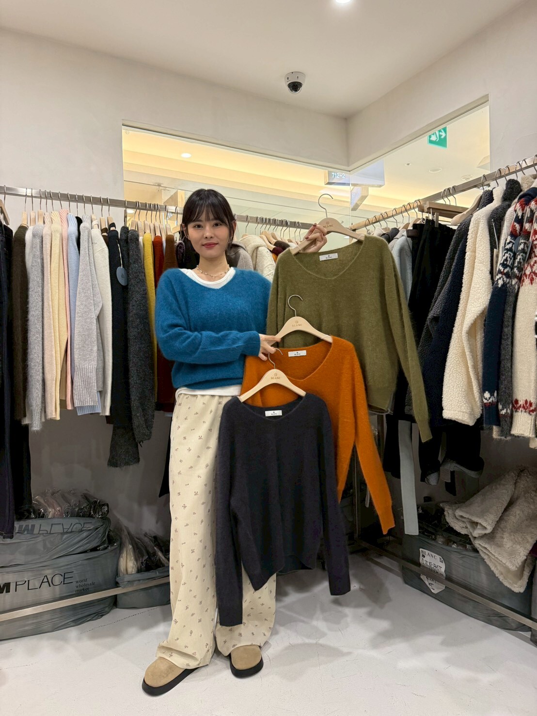 MB5203 羊絨V領毛衣