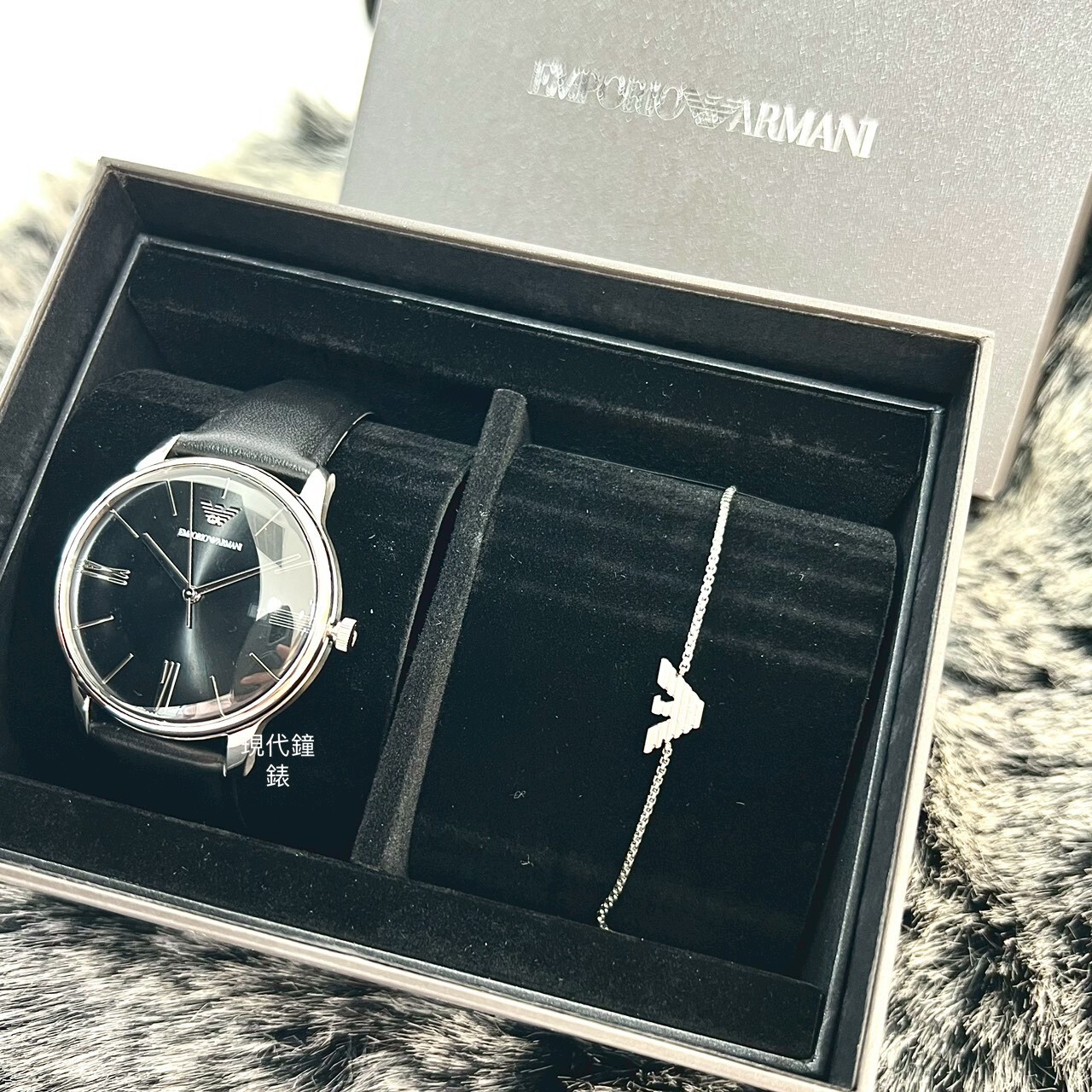 【EMPORIO ARMANI 亞曼尼】  復刻簡約腕錶手鍊套組 AR80079SET 39mm 現代鐘錶