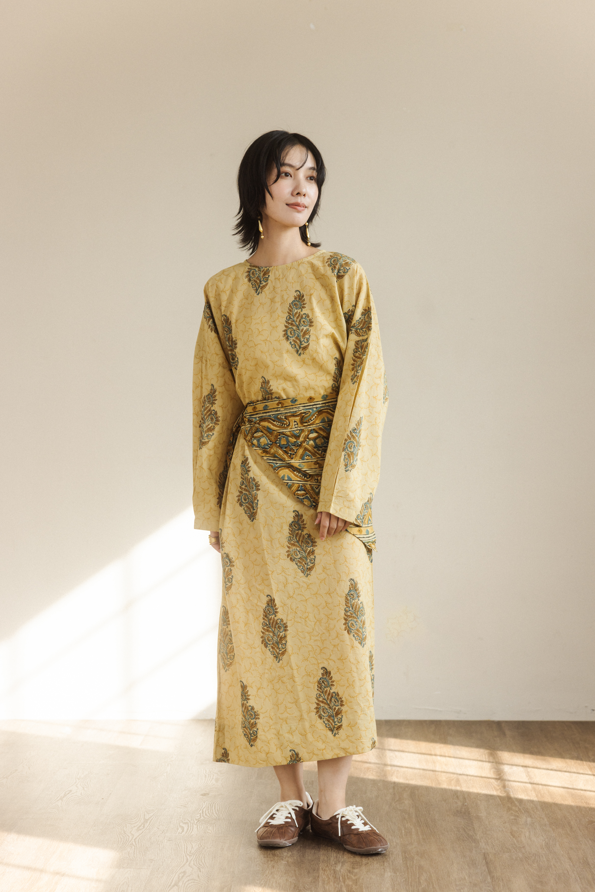 圓領三角巾長袖長洋裝_古典圖騰